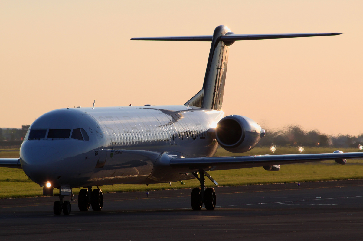 D-AGPH (malowanie Star Alliance) (Samoloty » Spotting na EPWA » Fokker 100 » Contact Air)