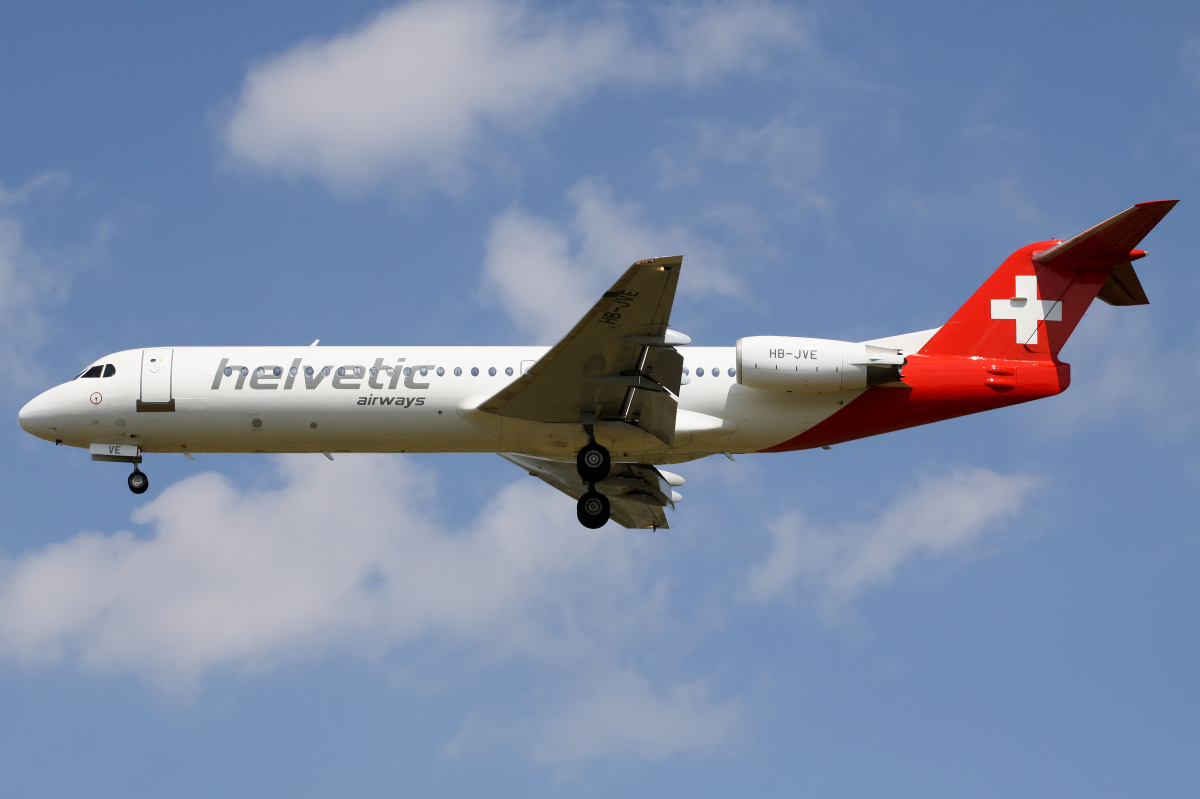 HB-JVE (Aircraft » EPWA Spotting » Fokker 100 » Helvetic Airways)