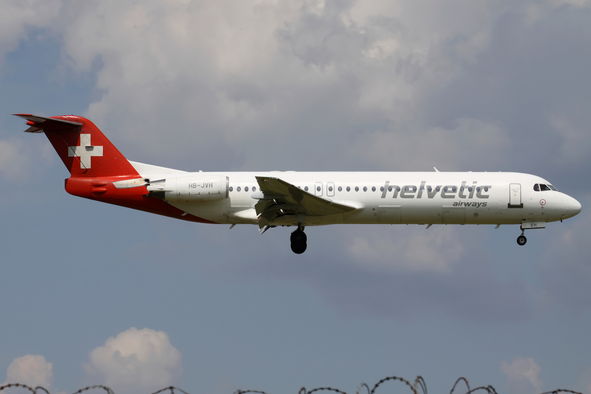 HB-JVH (Samoloty » Spotting na EPWA » Fokker 100 » Helvetic Airways)