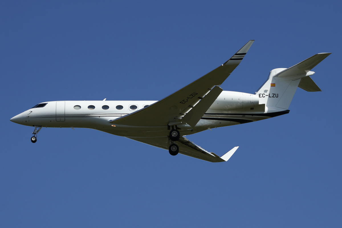 EC-LZU, Gestair (Samoloty » Spotting na EPWA » Gulfstream G650)