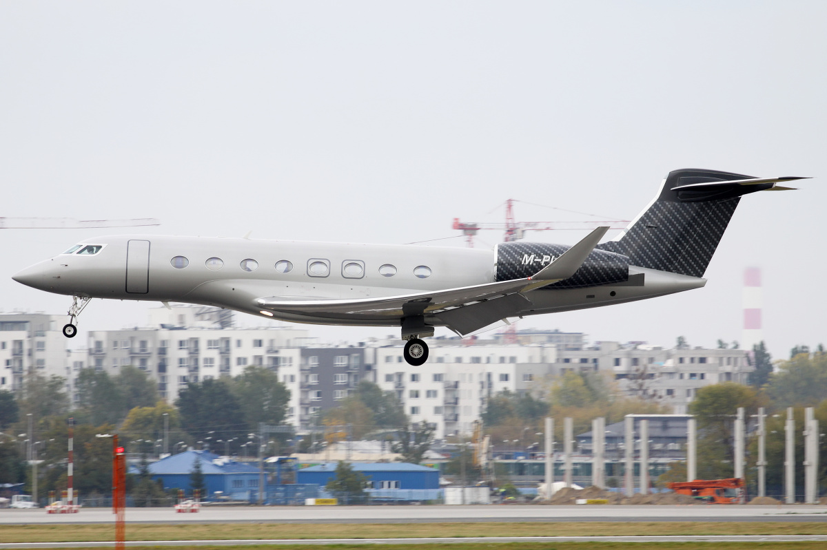 M-PLUS, Jet Story (Samoloty » Spotting na EPWA » Gulfstream G650)