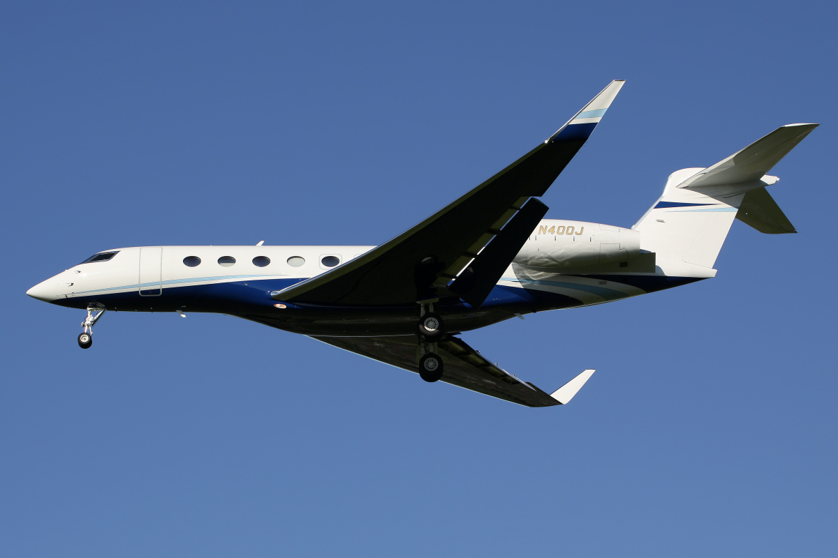 N400J, Johnson & Johnson (Samoloty » Spotting na EPWA » Gulfstream G650)