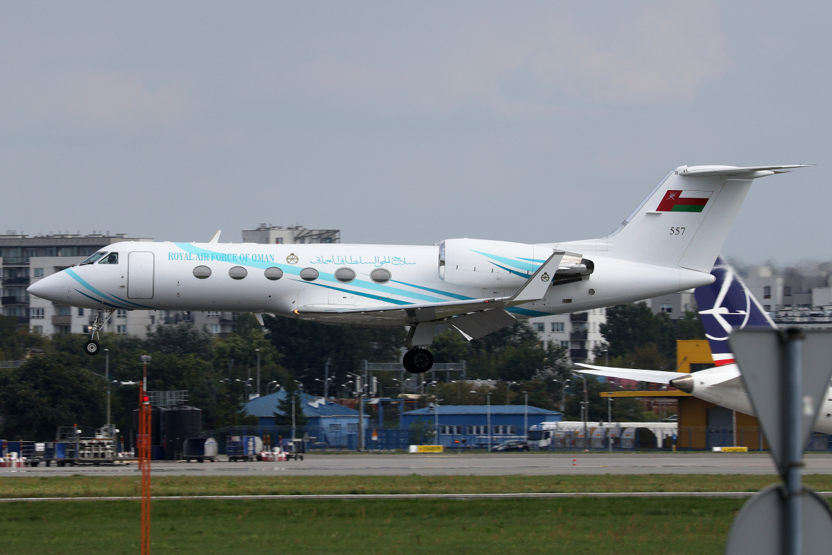 557, Królewskie Siły Powietrzne Omanu (Samoloty » Spotting na EPWA » Gulfstream IV)