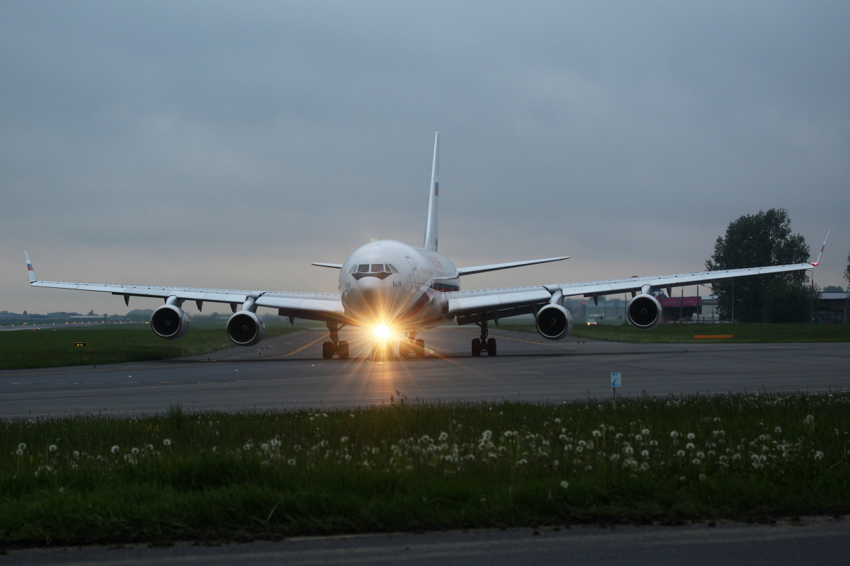 RA-96019, Russia State Transport Company (Aircraft » EPWA Spotting » Ilyushin Il-96)