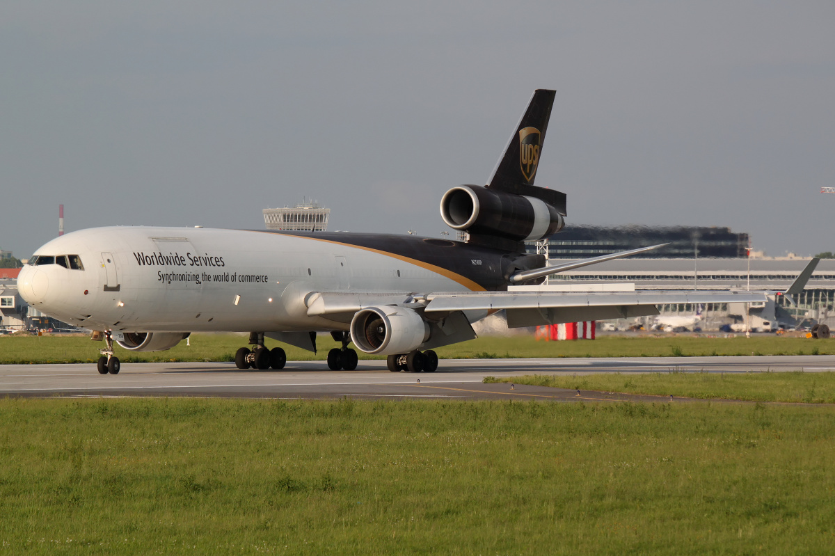 N258UP, United Parcel Service (UPS) Airlines (Samoloty » Spotting na EPWA » McDonnell Douglas MD-11F)