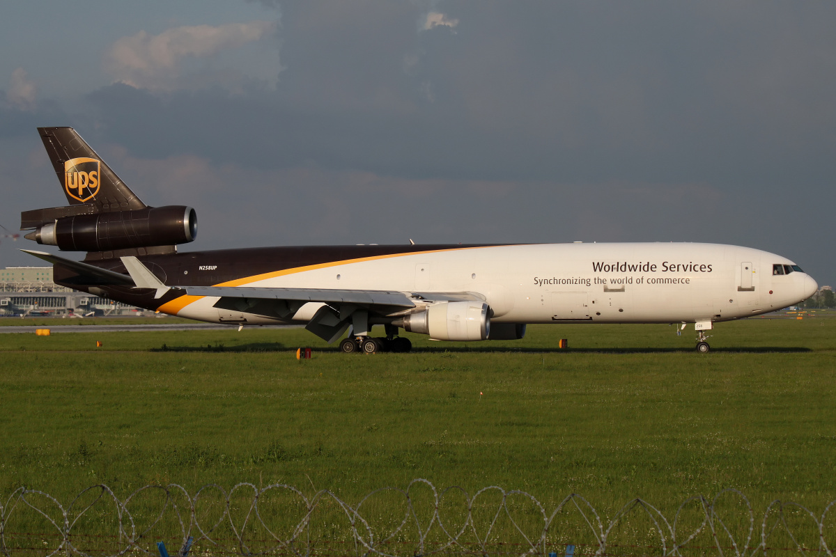 N258UP, United Parcel Service (UPS) Airlines (Aircraft » EPWA Spotting » McDonnell Douglas MD-11F)