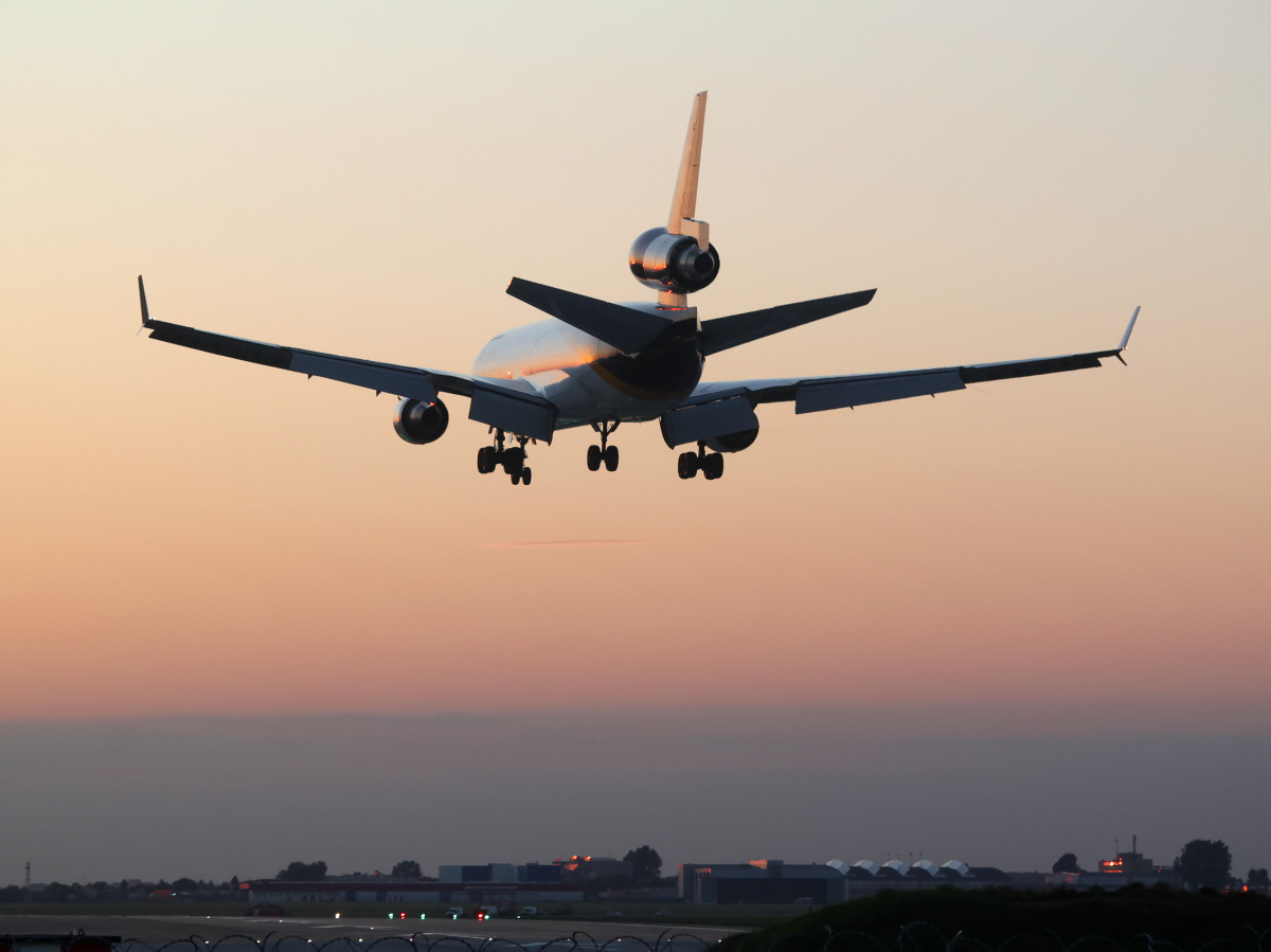 N277UP, United Parcel Service (UPS) Airlines (Samoloty » Spotting na EPWA » McDonnell Douglas MD-11F)