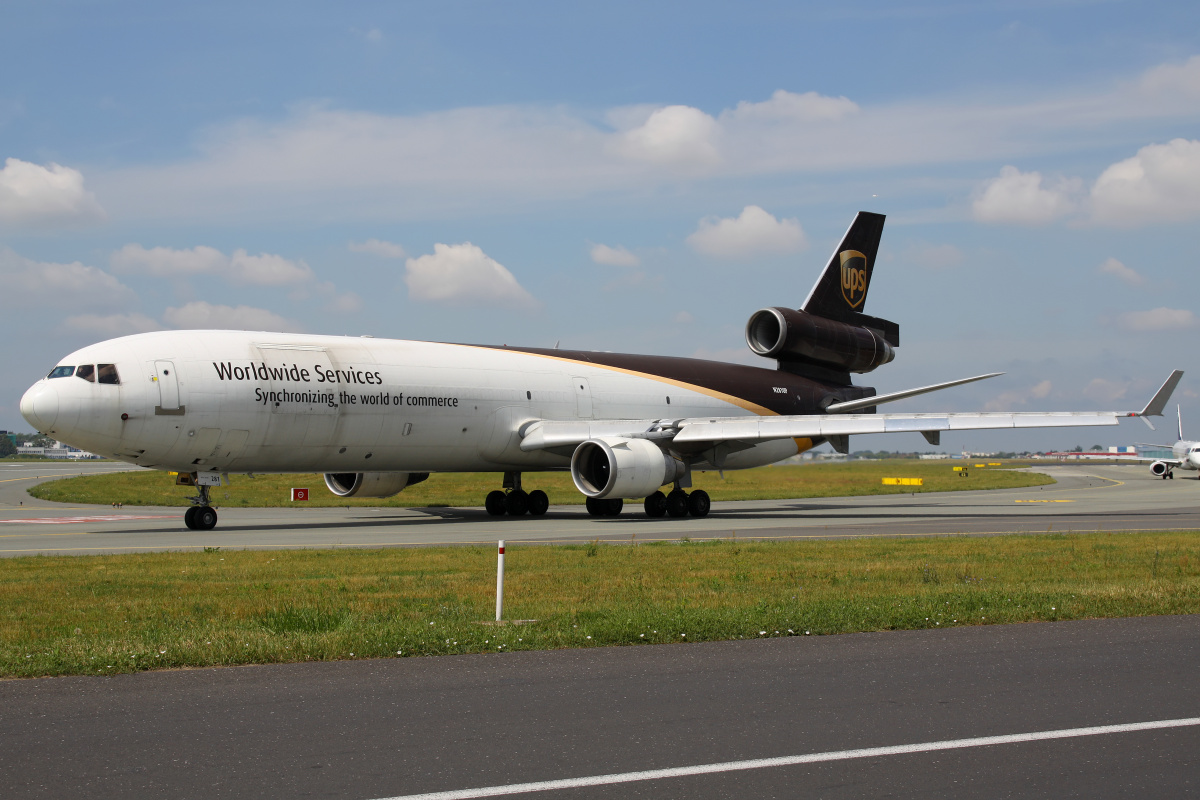 N281UP, United Parcel Service (UPS) Airlines (Samoloty » Spotting na EPWA » McDonnell Douglas MD-11F)