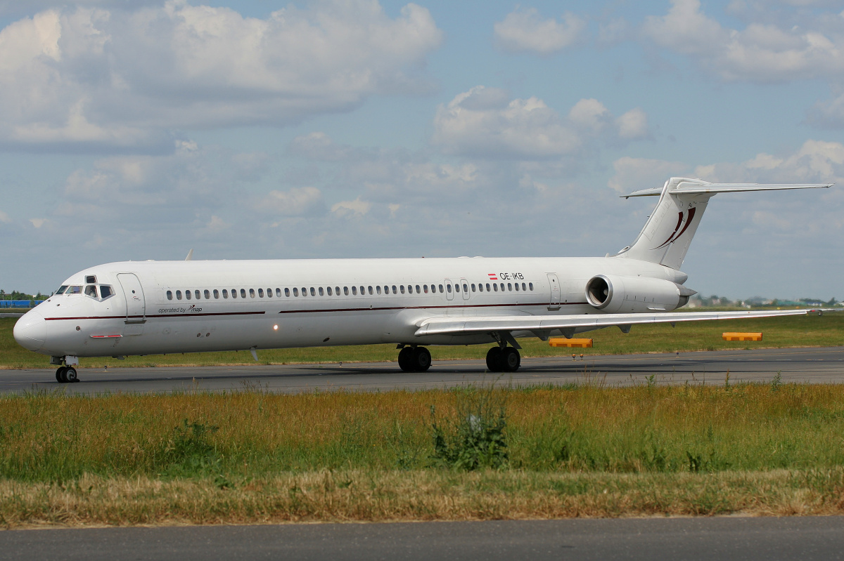 OE-IKB, Mesopotamia Air (MAP Executive Flightservice) (Aircraft » EPWA Spotting » McDonnell Douglas MD-83)