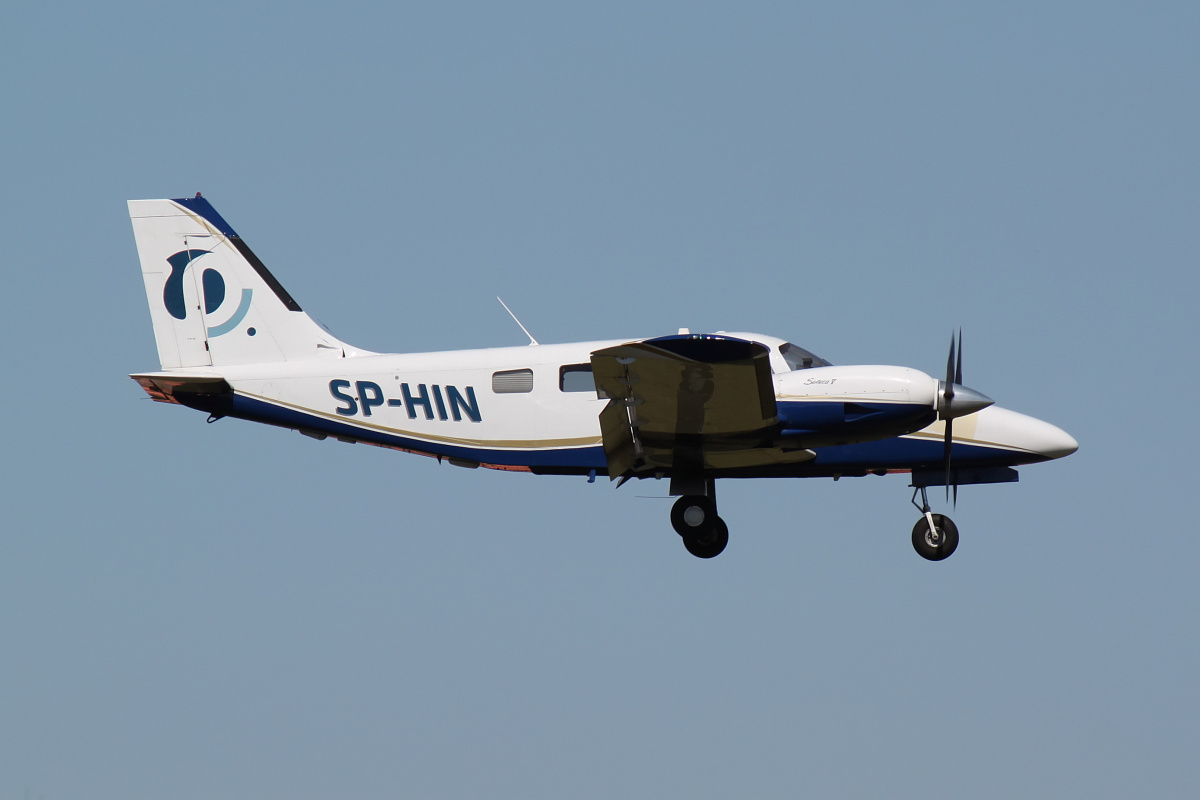 SP-HIN, prywatny (Samoloty » Spotting na EPWA » Piper PA-34-220T Seneca V)