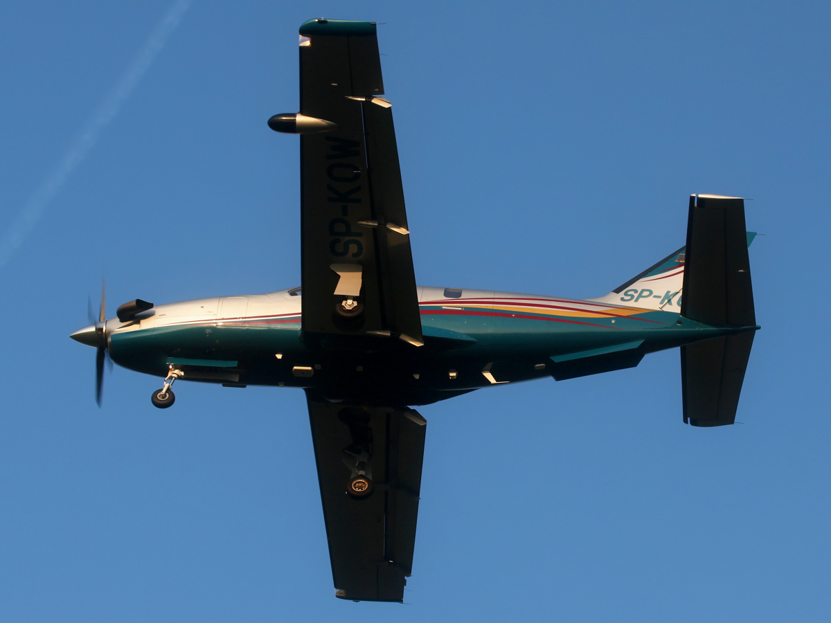 SP-KOW, prywatny (Samoloty » Spotting na EPWA » Socata TBM-850)