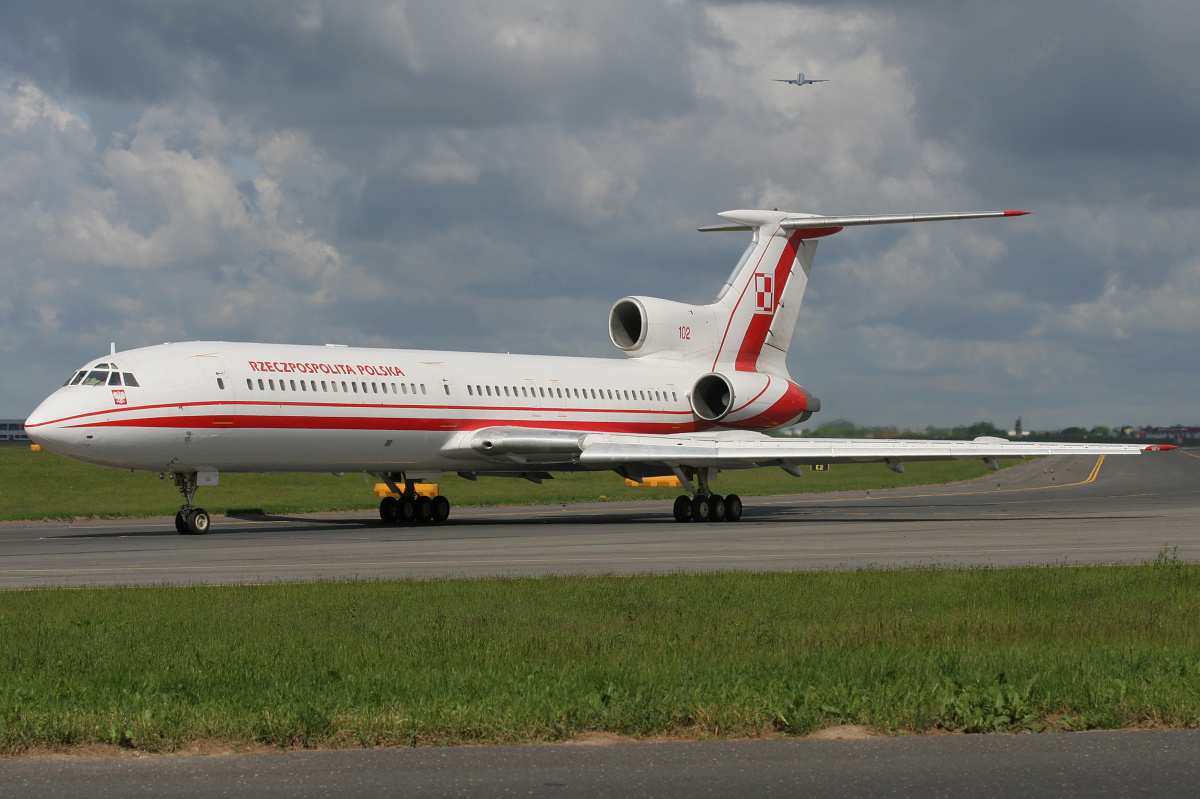 102 (Samoloty » Spotting na EPWA » Tupolew Tu-154M » Polskie Siły Powietrzne)