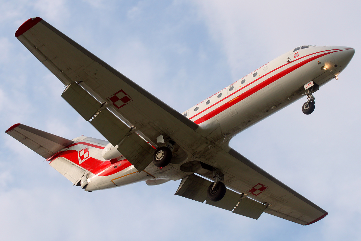 045 (Aircraft » EPWA Spotting » Yakovlev Yak-40 » Polish Air Force)