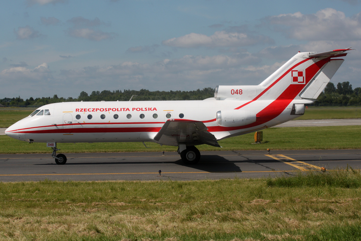 048 (Aircraft » EPWA Spotting » Yakovlev Yak-40 » Polish Air Force)