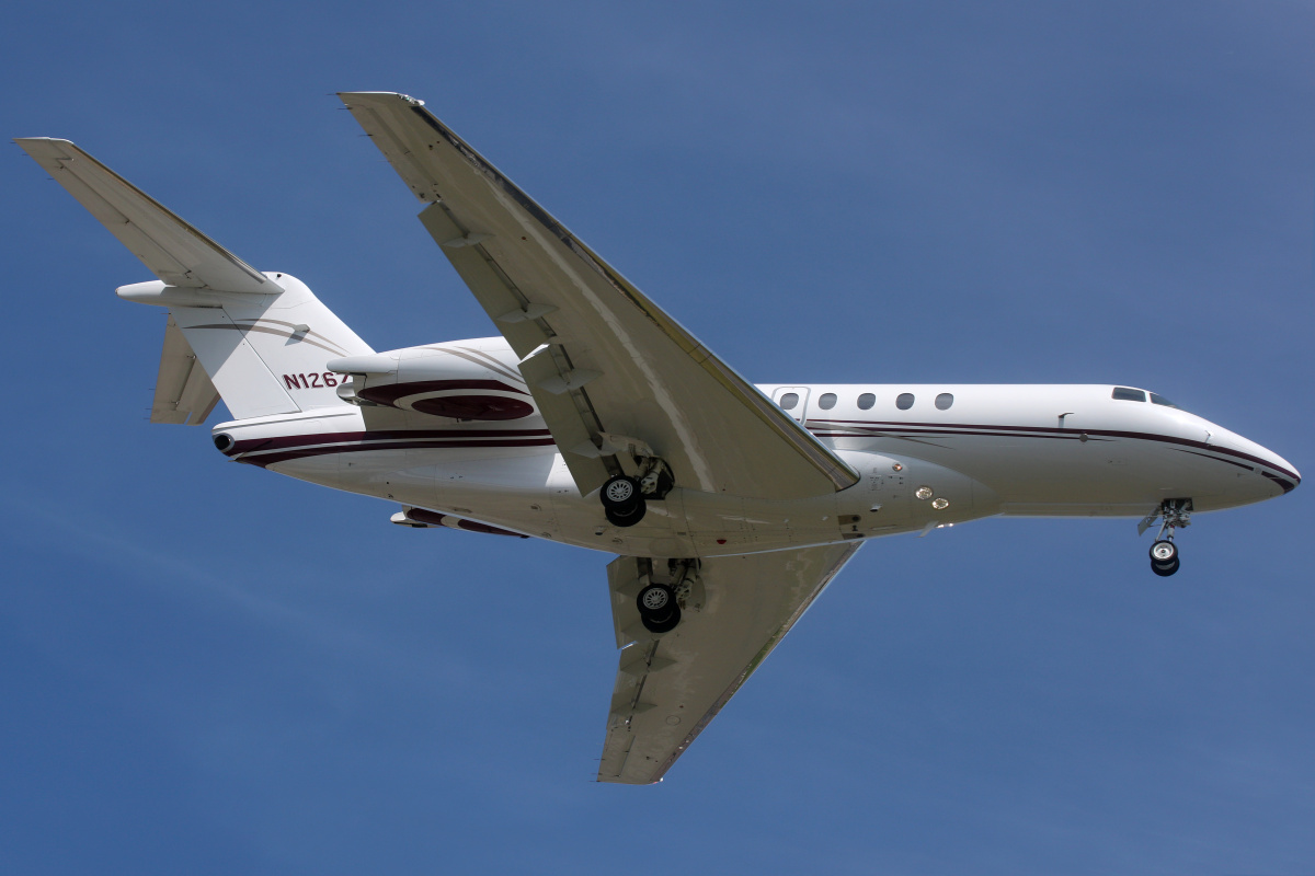 Hawker 4000 Horizon, N126ZZ, prywatny (Samoloty » Spotting na EPWA » pozostałe)