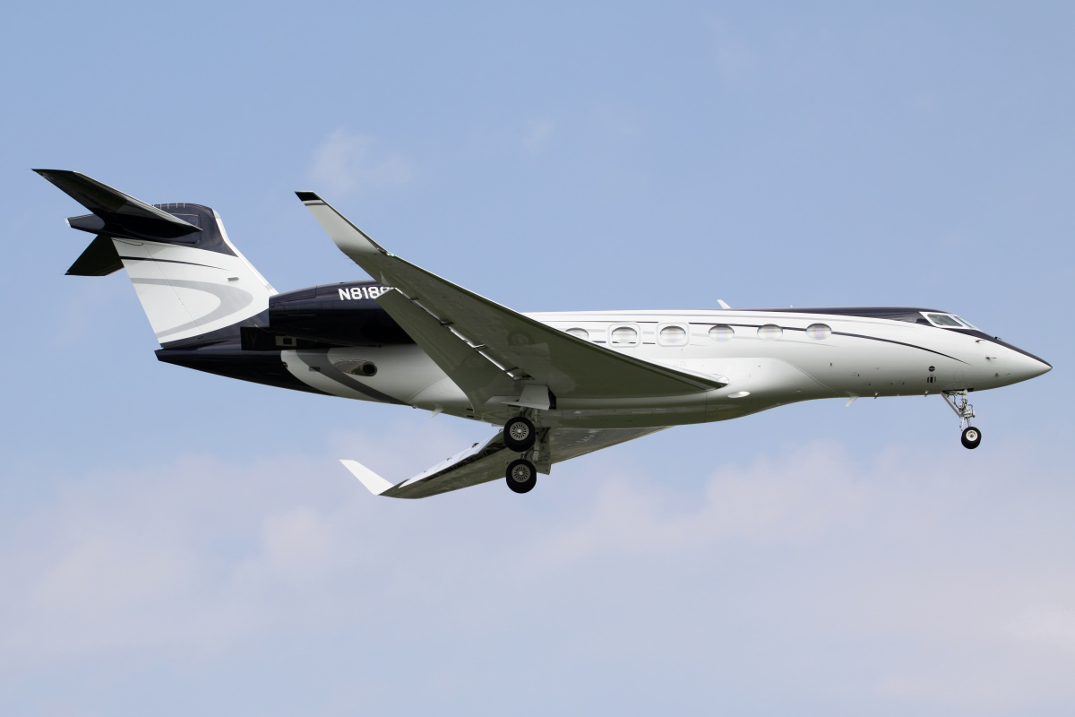 Gulfstream G500, N818CA, private