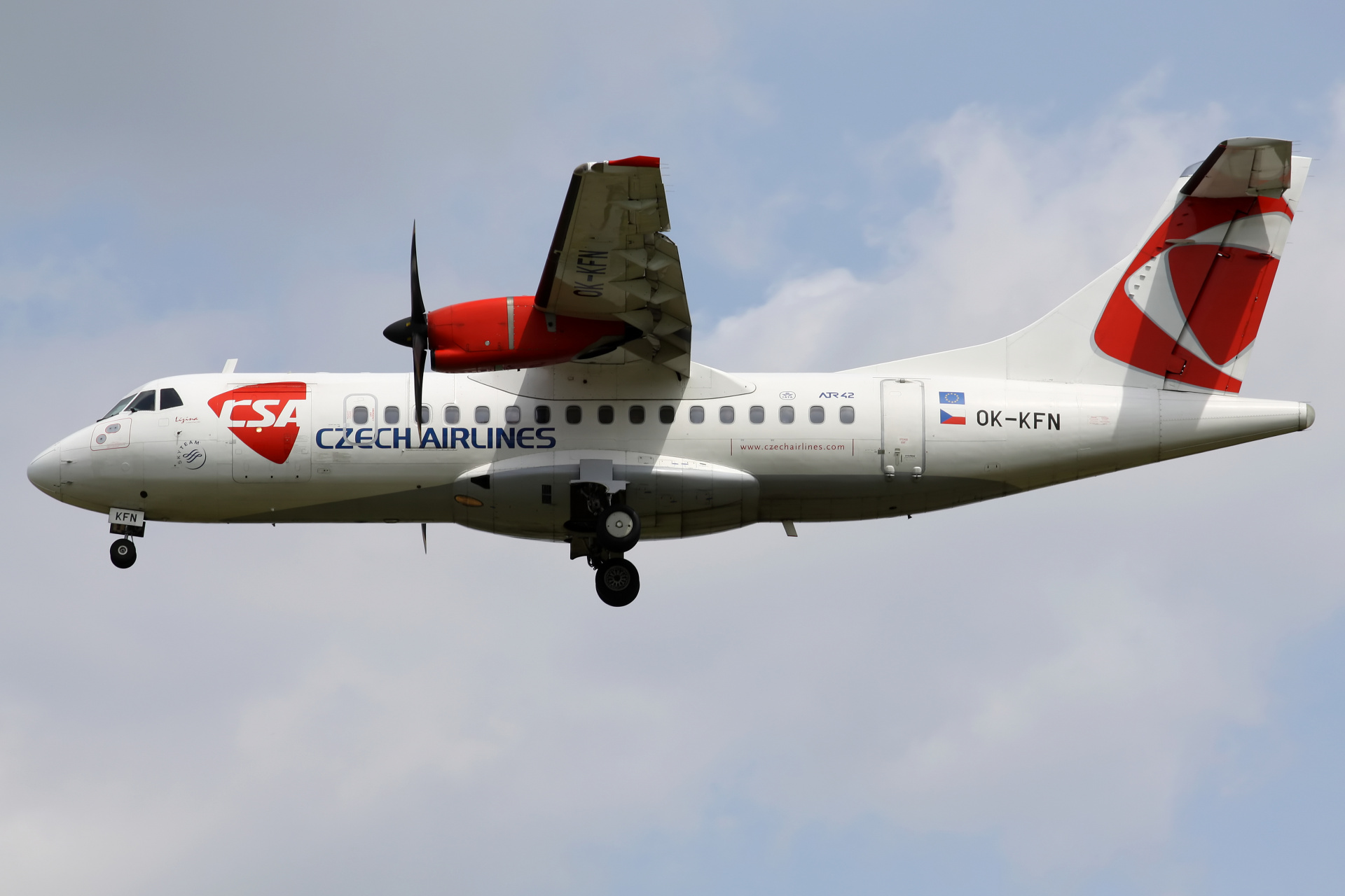 OK-KFN (Samoloty » Spotting na EPWA » ATR 42 » CSA Czech Airlines)