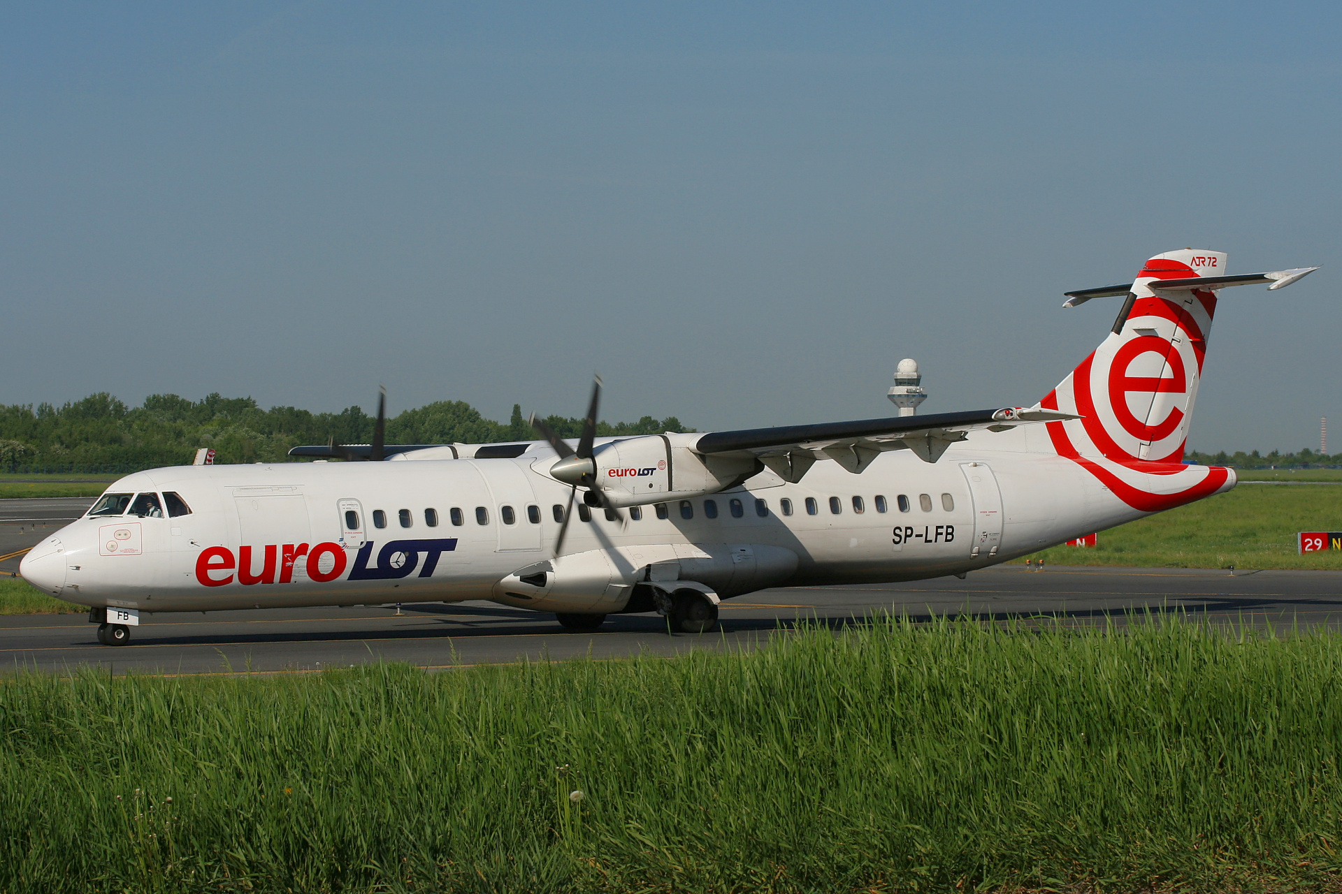 SP-LFB (Aircraft » EPWA Spotting » ATR 72 » EuroLOT)