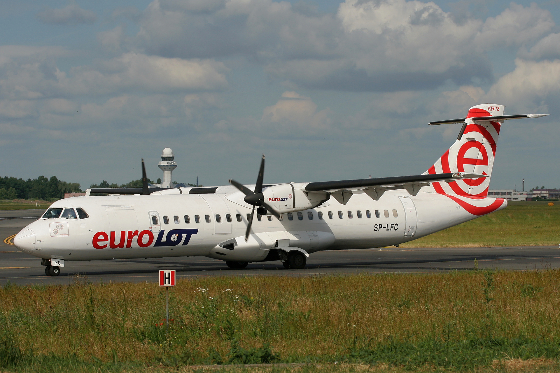 SP-LFC (Samoloty » Spotting na EPWA » ATR 72 » EuroLOT)