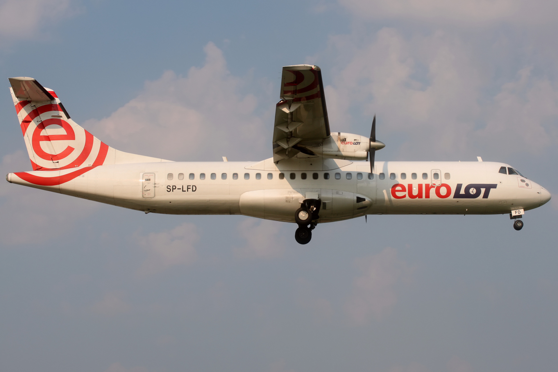SP-LFD (Aircraft » EPWA Spotting » ATR 72 » EuroLOT)