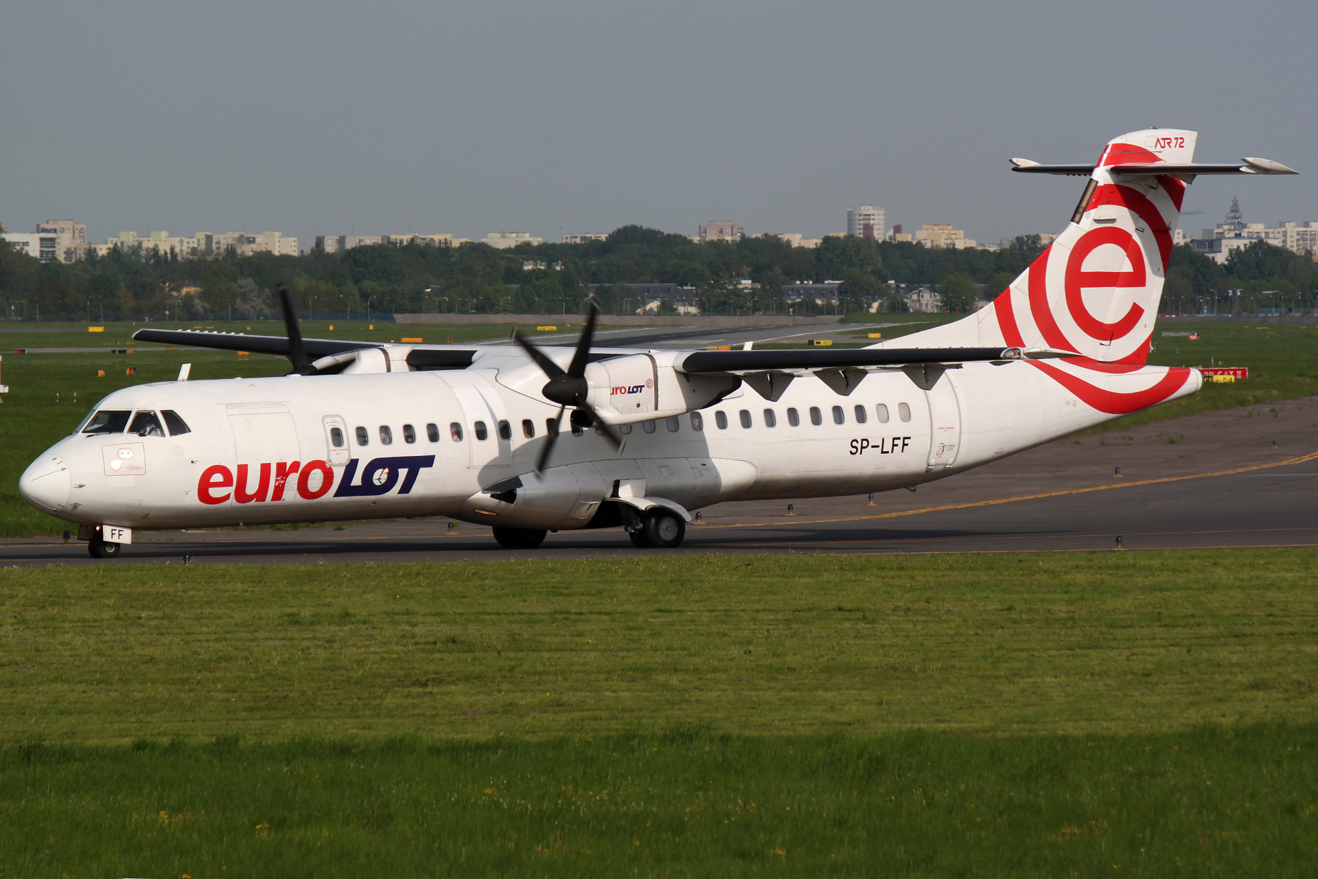 SP-LFF (Samoloty » Spotting na EPWA » ATR 72 » EuroLOT)
