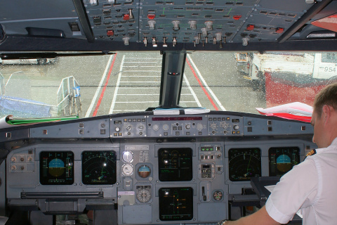 F-GRHL - cockpit