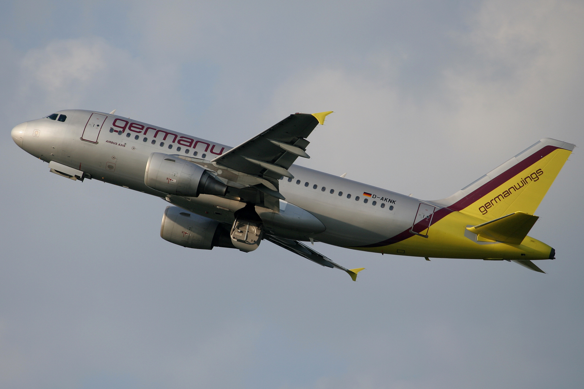 D-AKNK (Aircraft » EPWA Spotting » Airbus A319-100 » Germanwings)