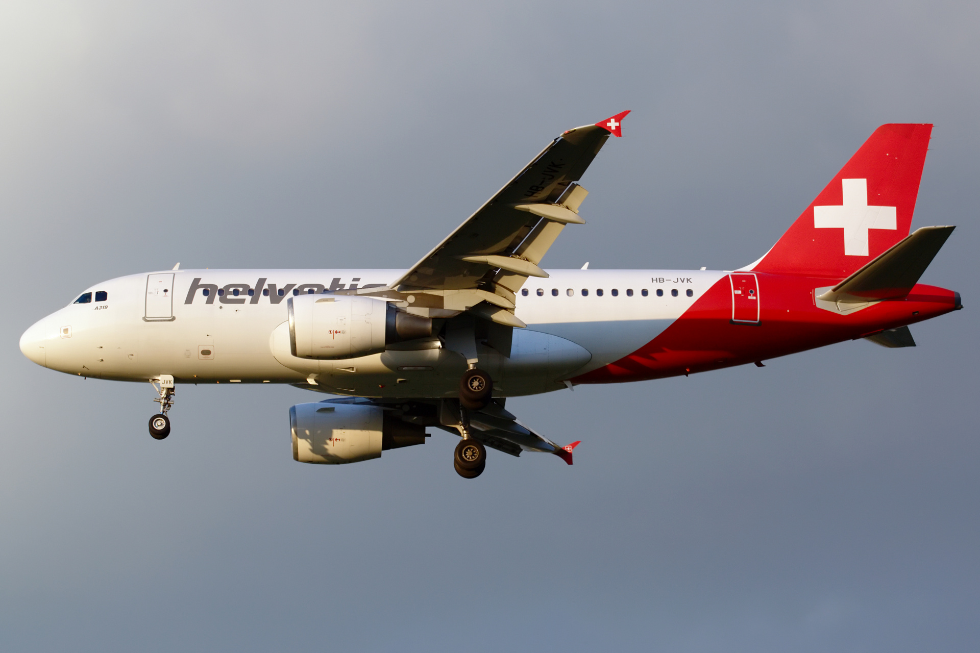 HB-JVK, Helvetic Airways (Aircraft » EPWA Spotting » Airbus A319-100)