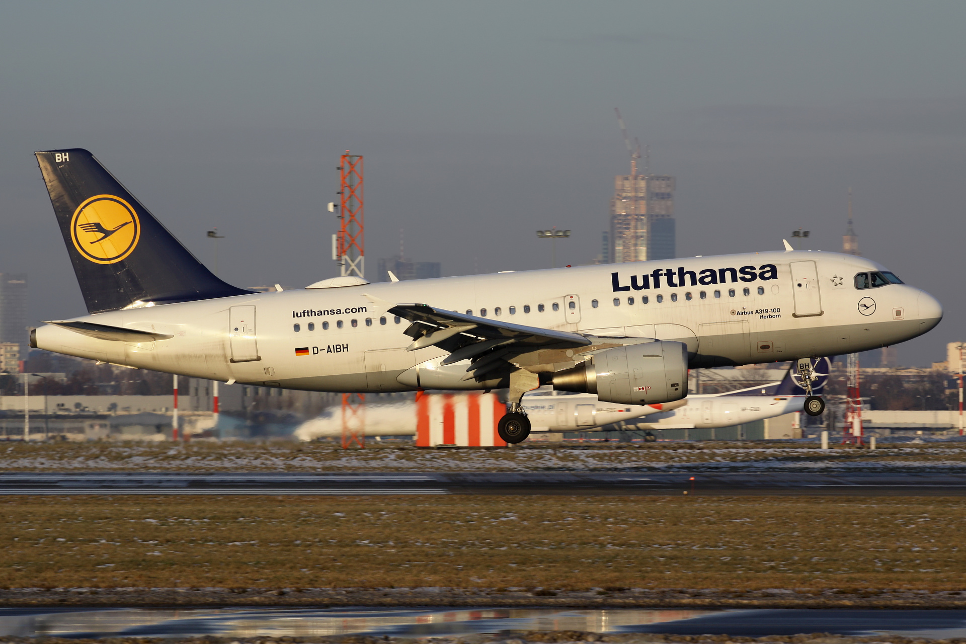 D-AIBH (Samoloty » Spotting na EPWA » Airbus A319-100 » Lufthansa)