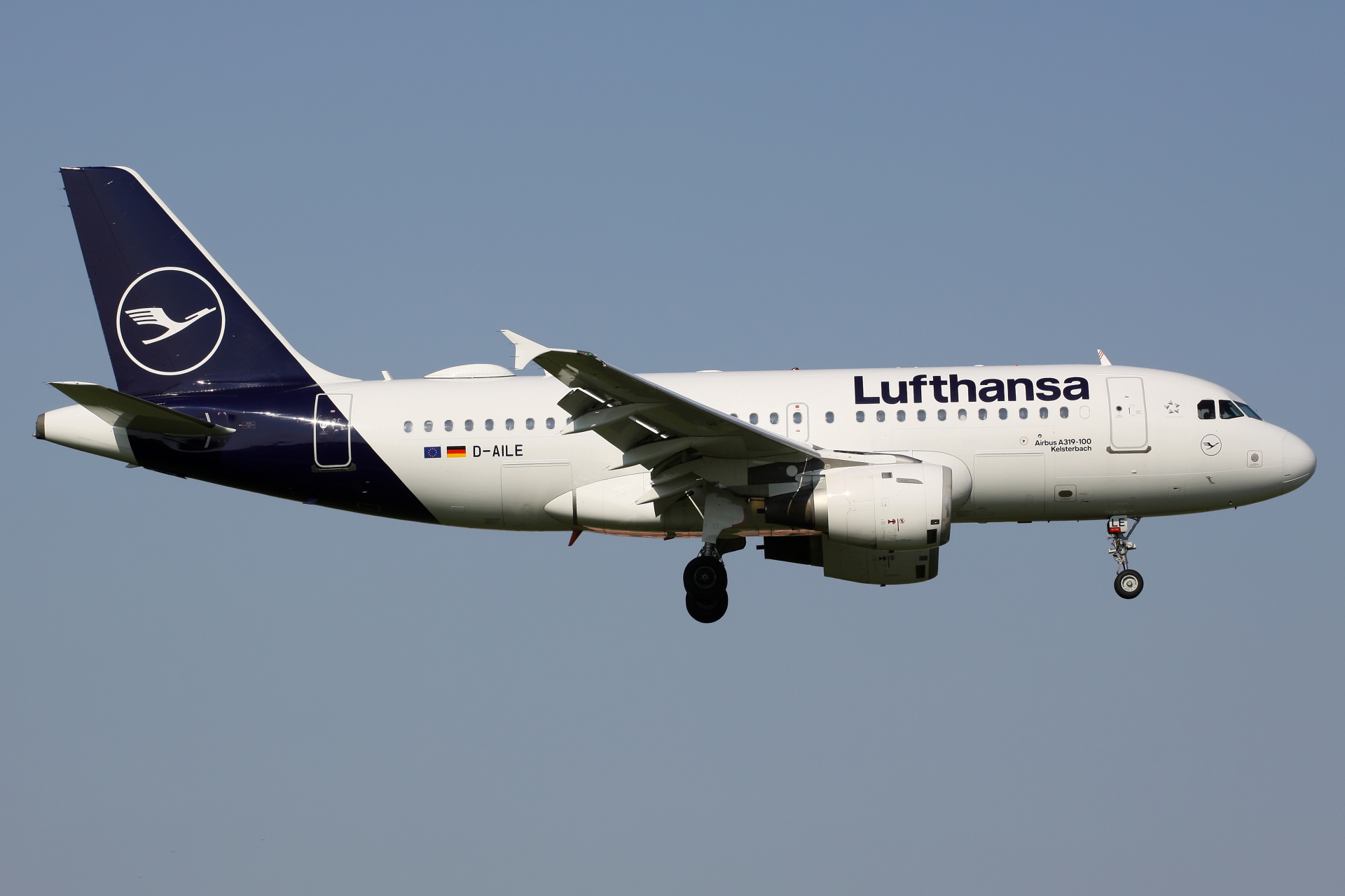 D-AILE (Samoloty » Spotting na EPWA » Airbus A319-100 » Lufthansa)