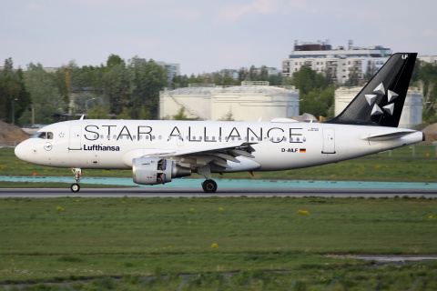 D-AILF (Star Alliance livery)