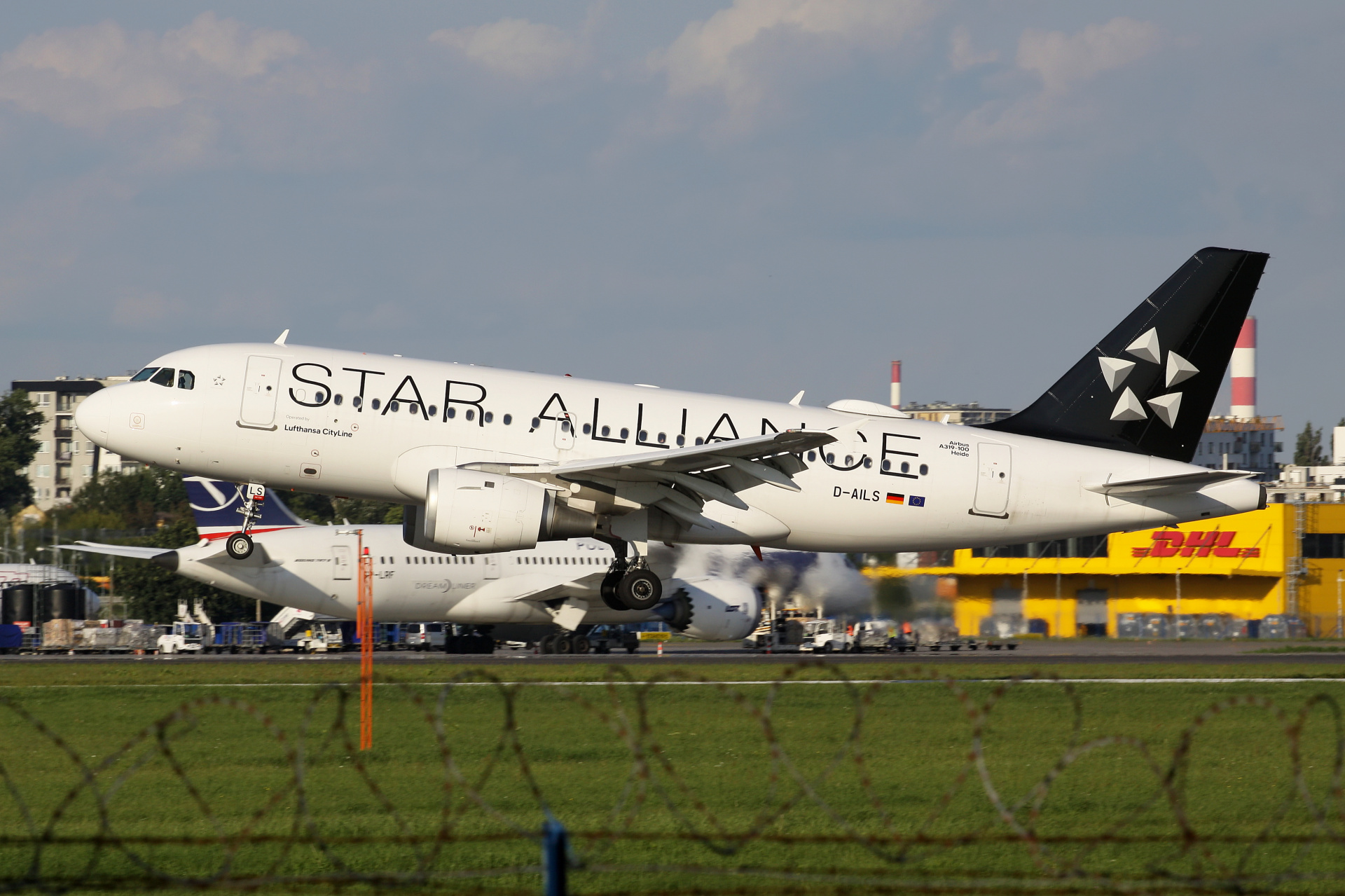D-AILS, Lufthansa CityLine (Star Alliance livery) (Aircraft » EPWA Spotting » Airbus A319-100 » Lufthansa)