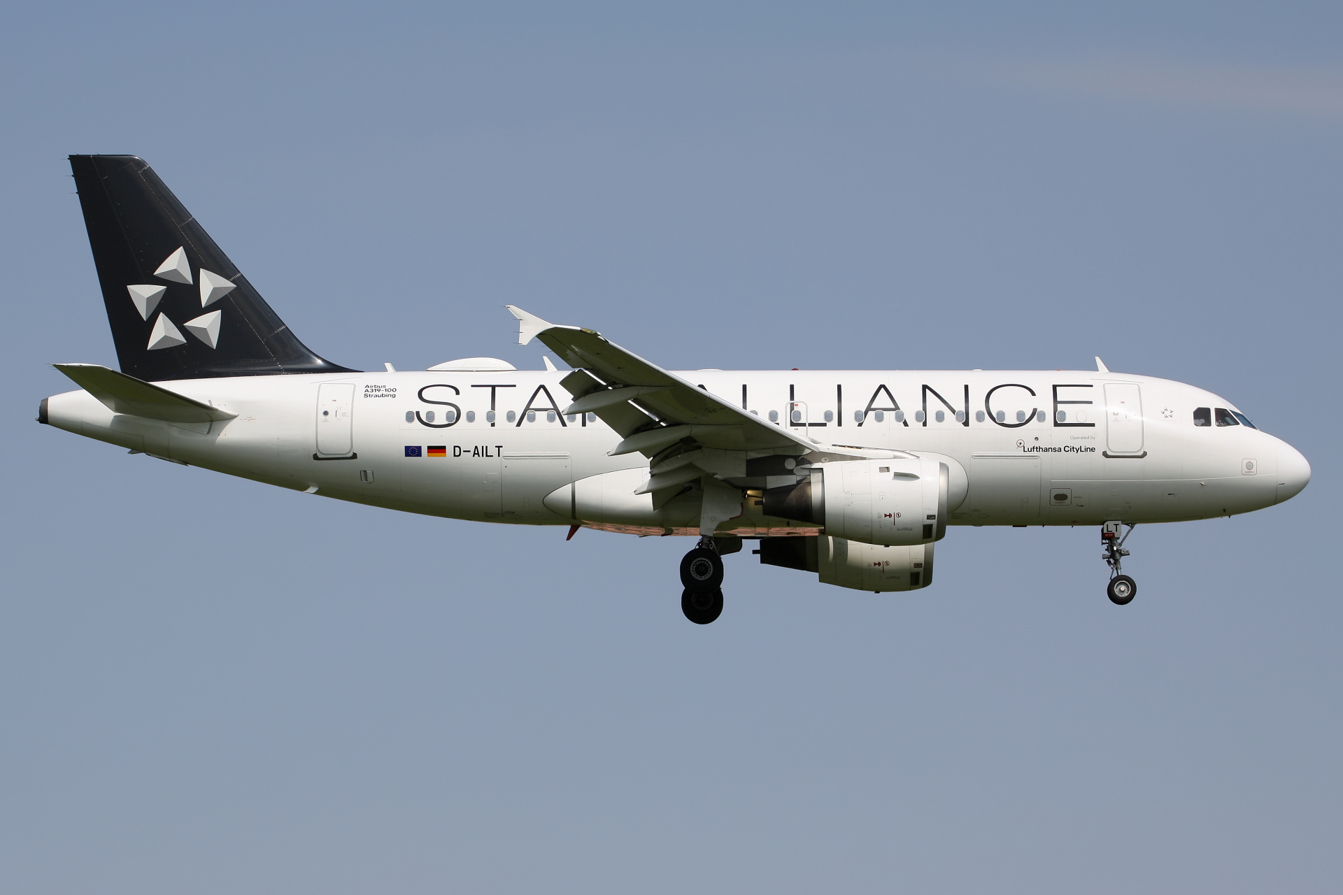 D-AILT, Lufthansa CityLine (Star Alliance livery) (Aircraft » EPWA Spotting » Airbus A319-100 » Lufthansa)