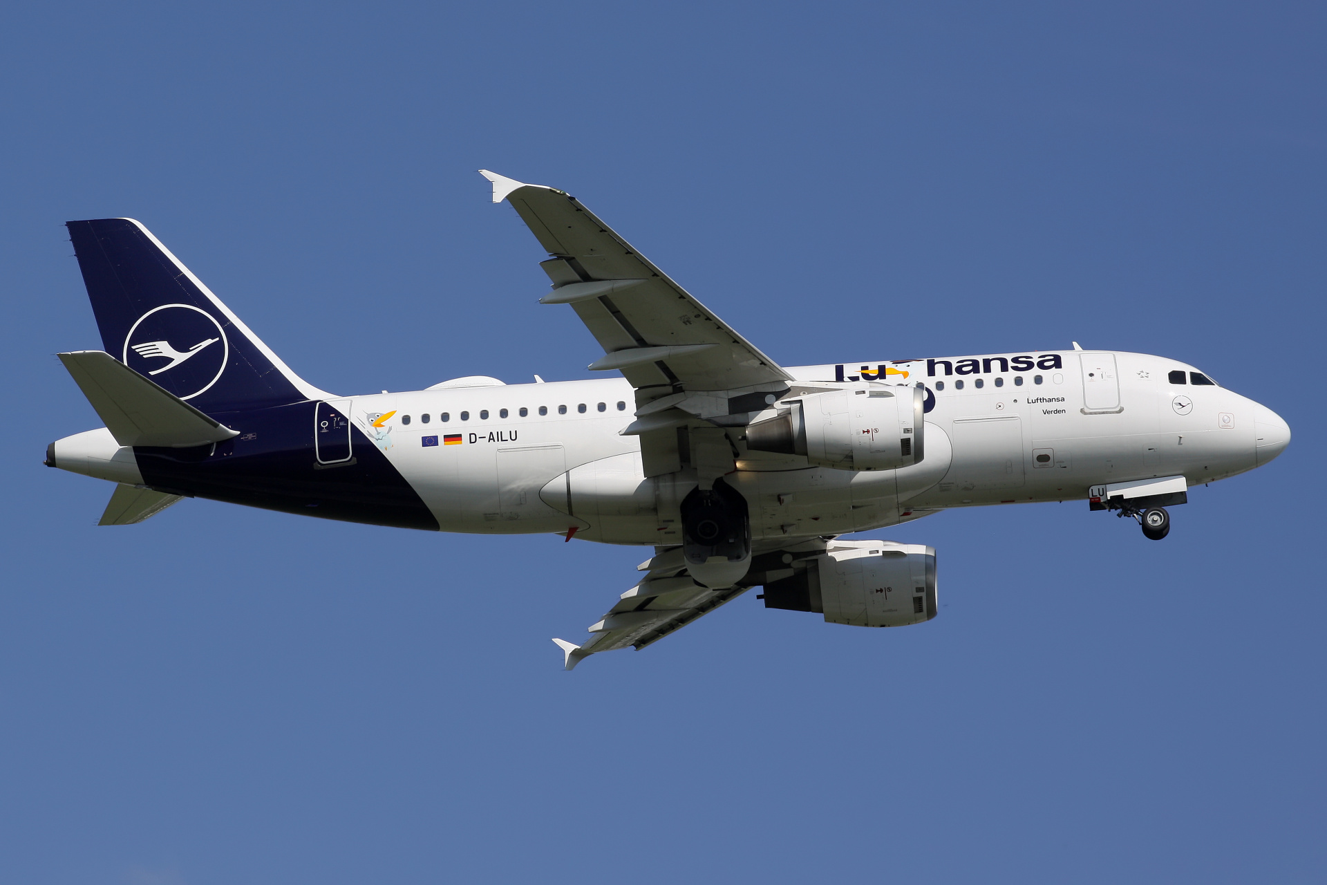 D-AILU (nowe malowanie z Lu) (Samoloty » Spotting na EPWA » Airbus A319-100 » Lufthansa)