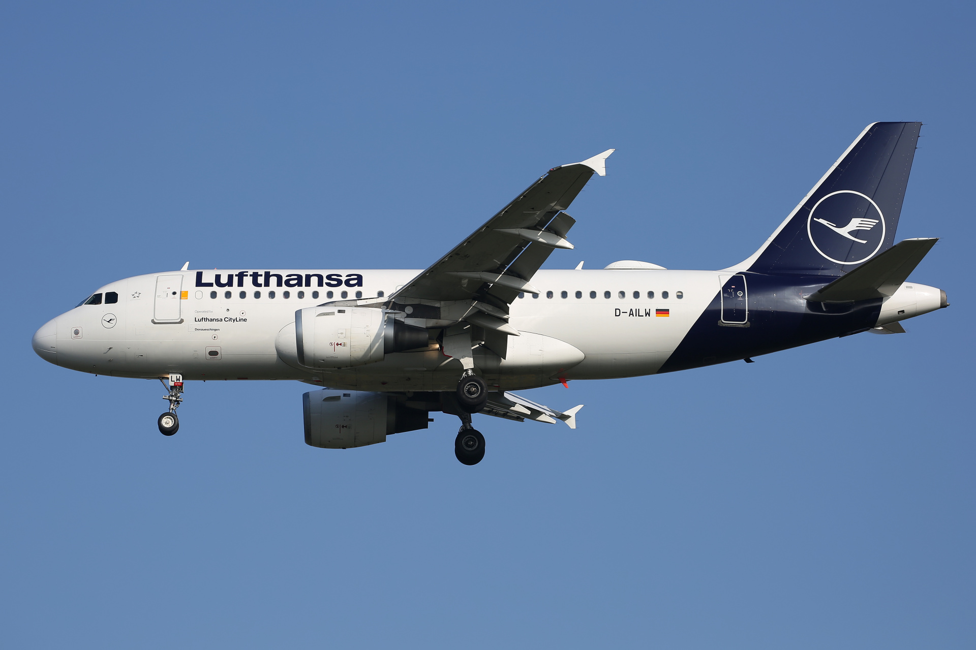D-AILW (Lufthansa CityLine) (Samoloty » Spotting na EPWA » Airbus A319-100 » Lufthansa)