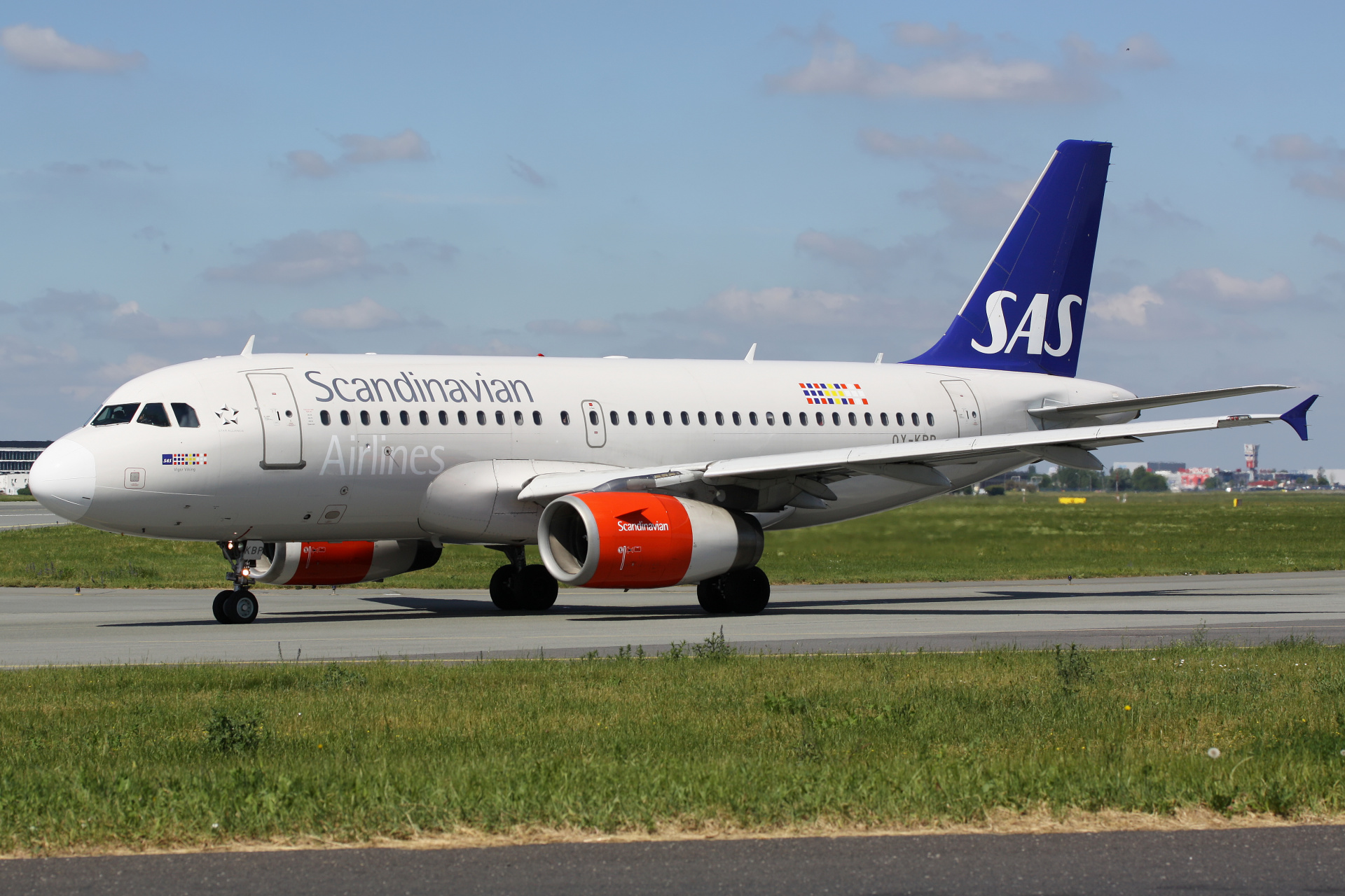 OY-KBP, SAS Scandinavian Airlines (Samoloty » Spotting na EPWA » Airbus A319-100)