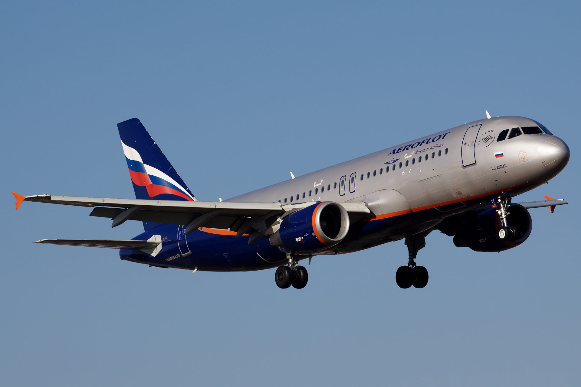 VQ-BIT (Aircraft » EPWA Spotting » Airbus A320-200 » Aeroflot Russian Airlines)