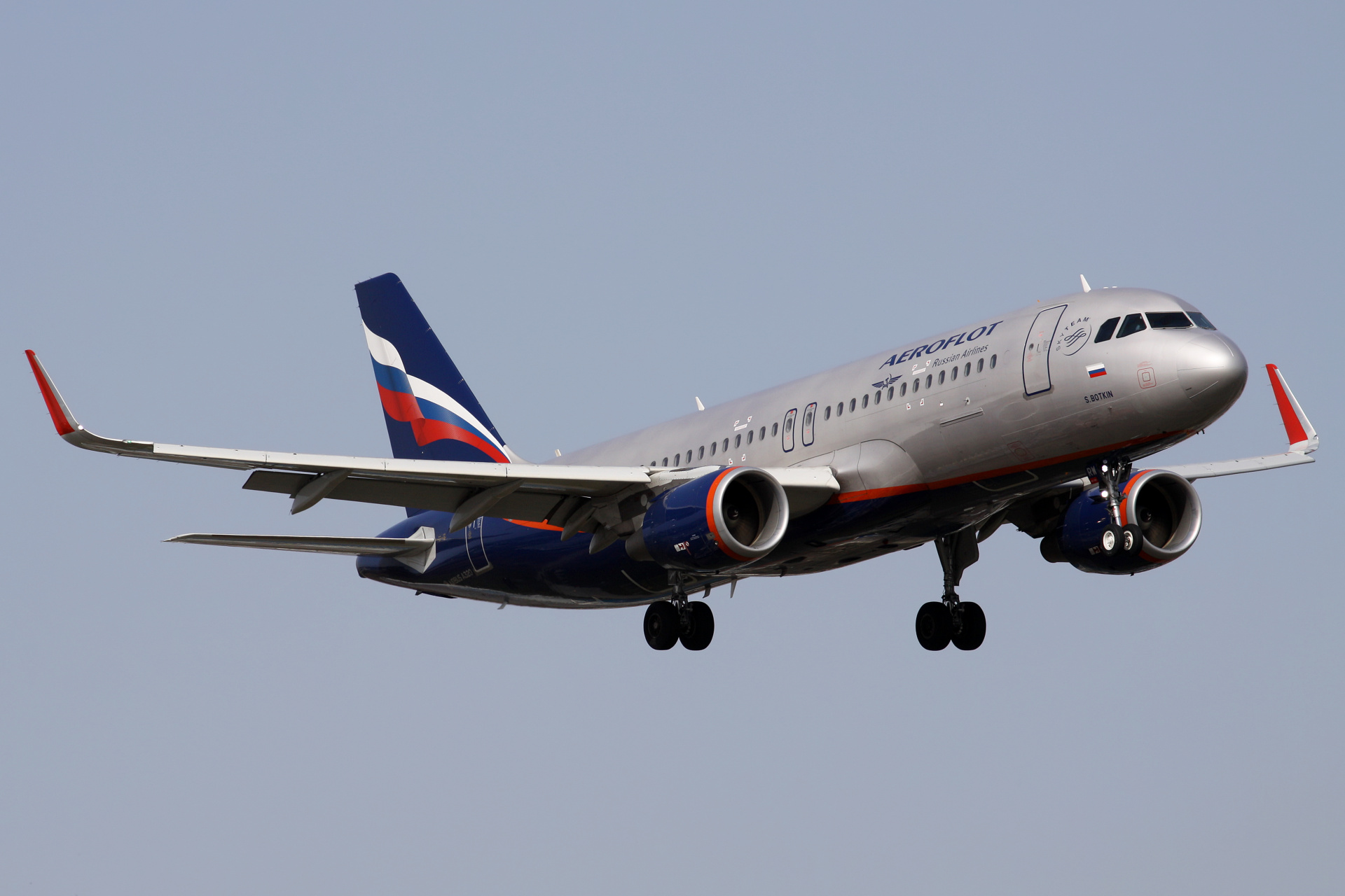 VQ-BRW (Aircraft » EPWA Spotting » Airbus A320-200 » Aeroflot Russian Airlines)