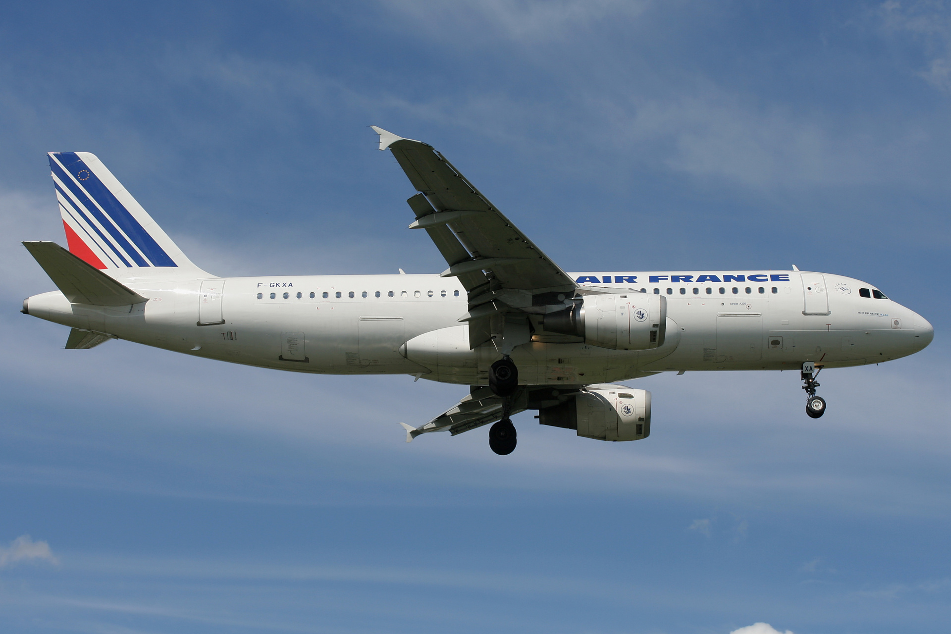 F-GKXA (Aircraft » EPWA Spotting » Airbus A320-200 » Air France)