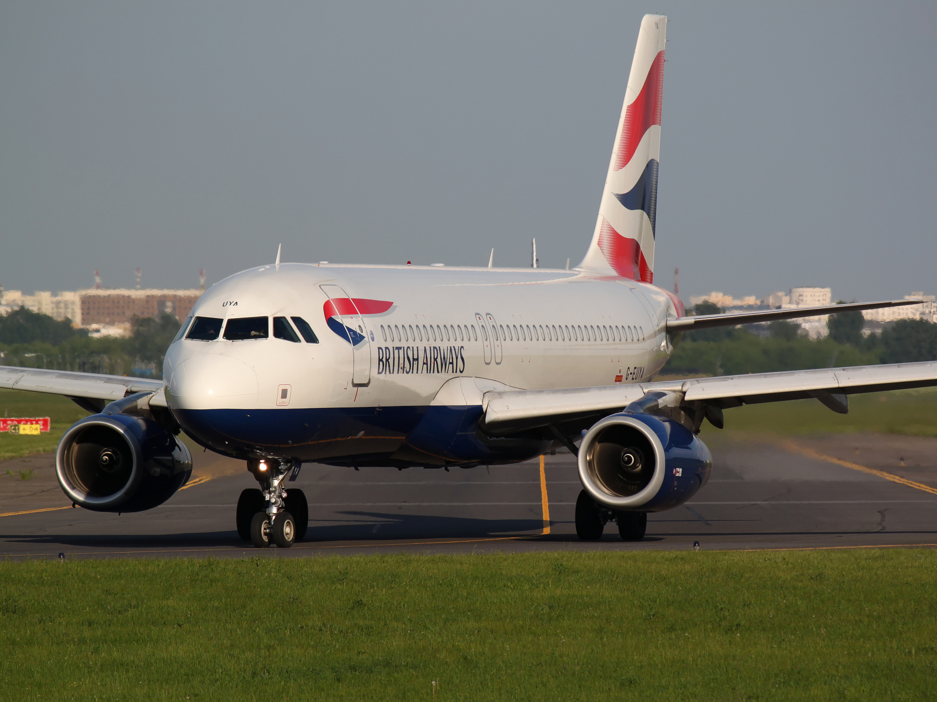 G-EUYA (Aircraft » EPWA Spotting » Airbus A320-200 » British Airways)
