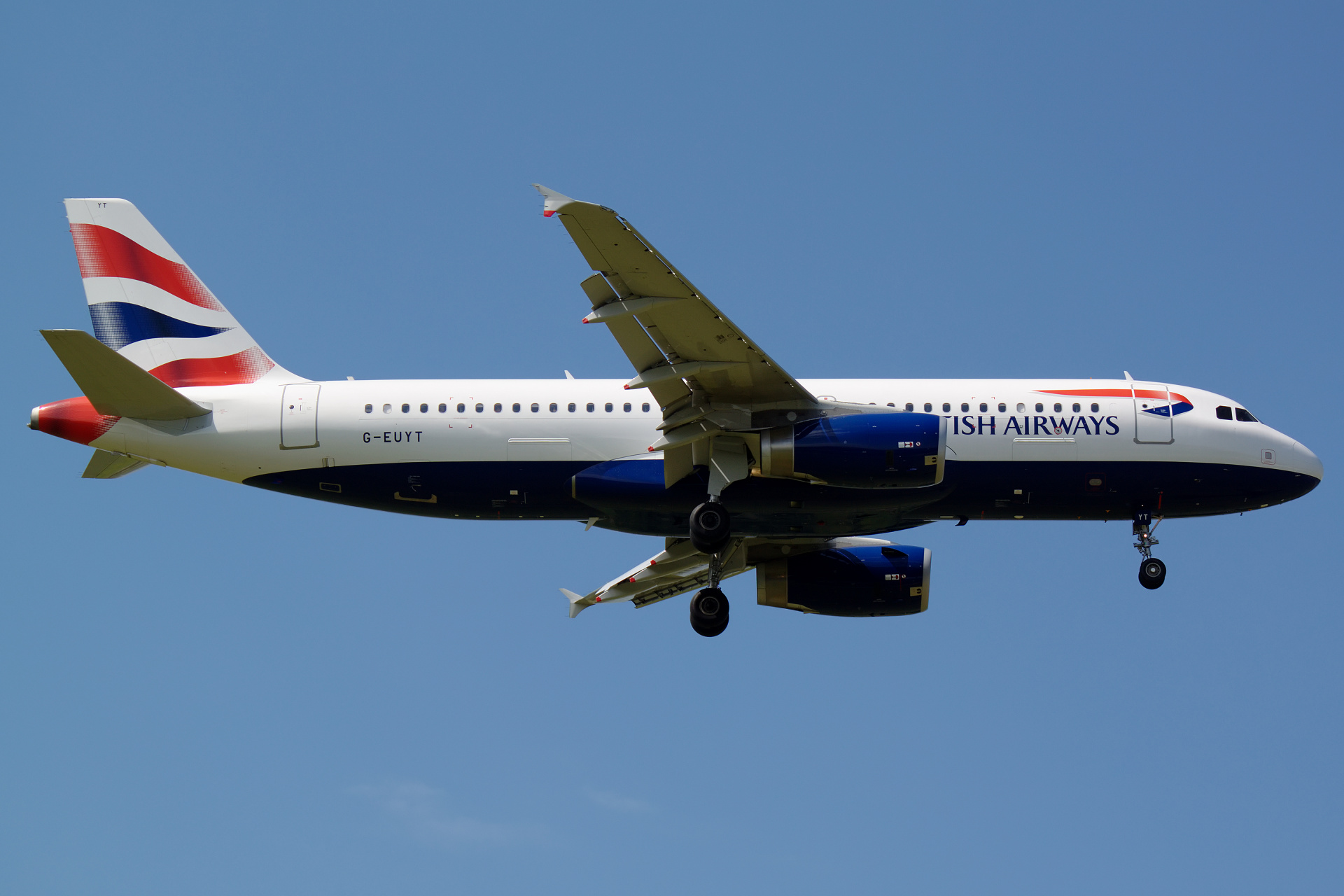 G-EUYT (Aircraft » EPWA Spotting » Airbus A320-200 » British Airways)