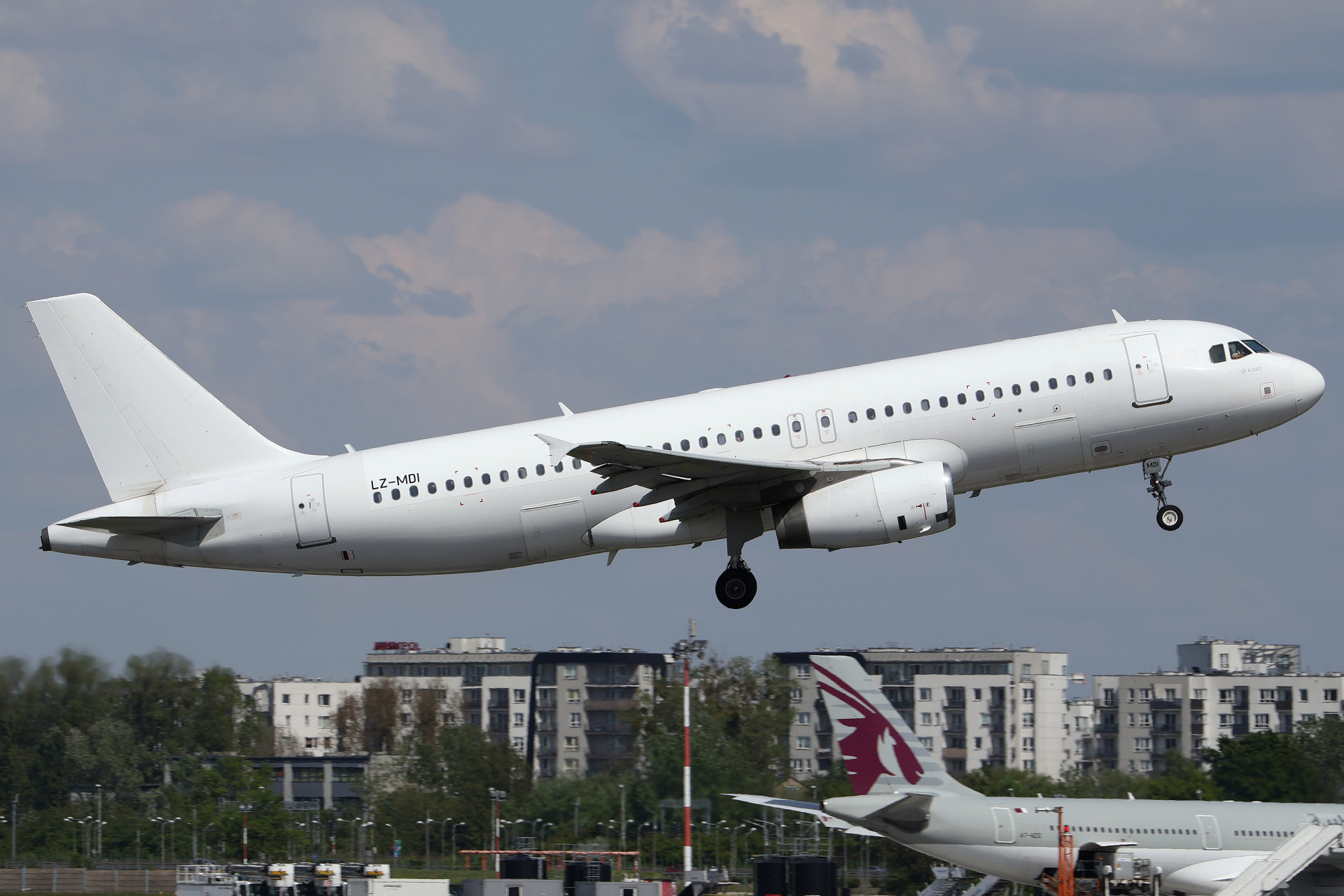 LZ-MDI, Fly2Sky (Samoloty » Spotting na EPWA » Airbus A320-200)