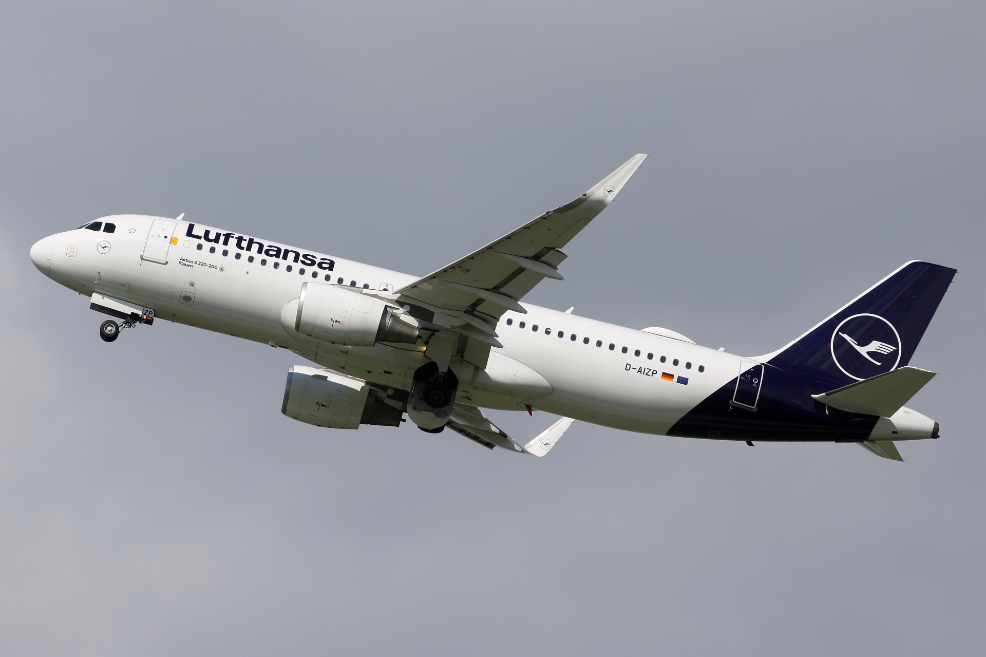 D-AIZP (Aircraft » EPWA Spotting » Airbus A320-200 » Lufthansa)
