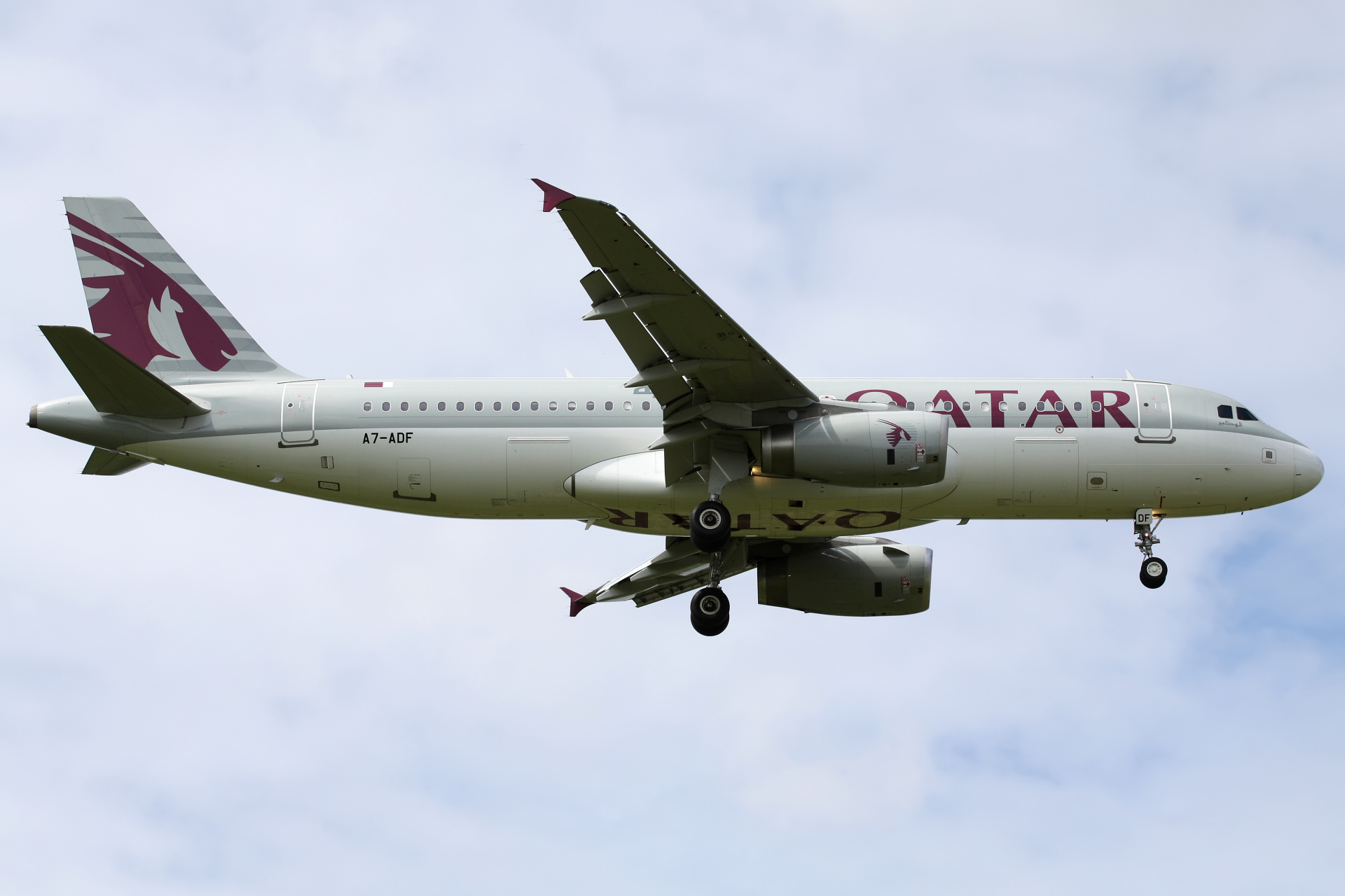 A7-ADF (Aircraft » EPWA Spotting » Airbus A320-200 » Qatar Airways)
