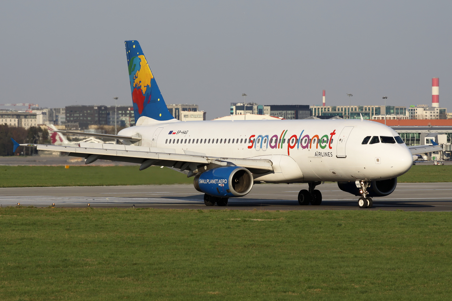 SP-HAG (Samoloty » Spotting na EPWA » Airbus A320-200 » Small Planet Airlines)