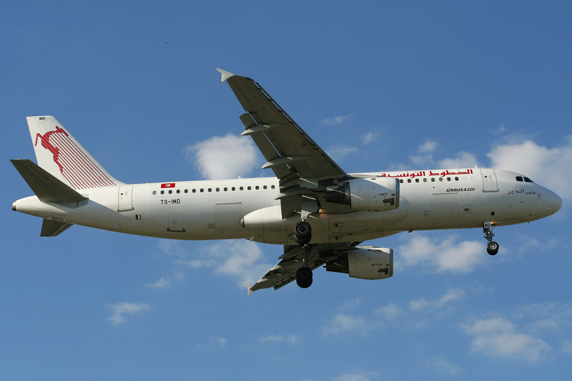 TS-IMD, TunisAir (Samoloty » Spotting na EPWA » Airbus A320-200)