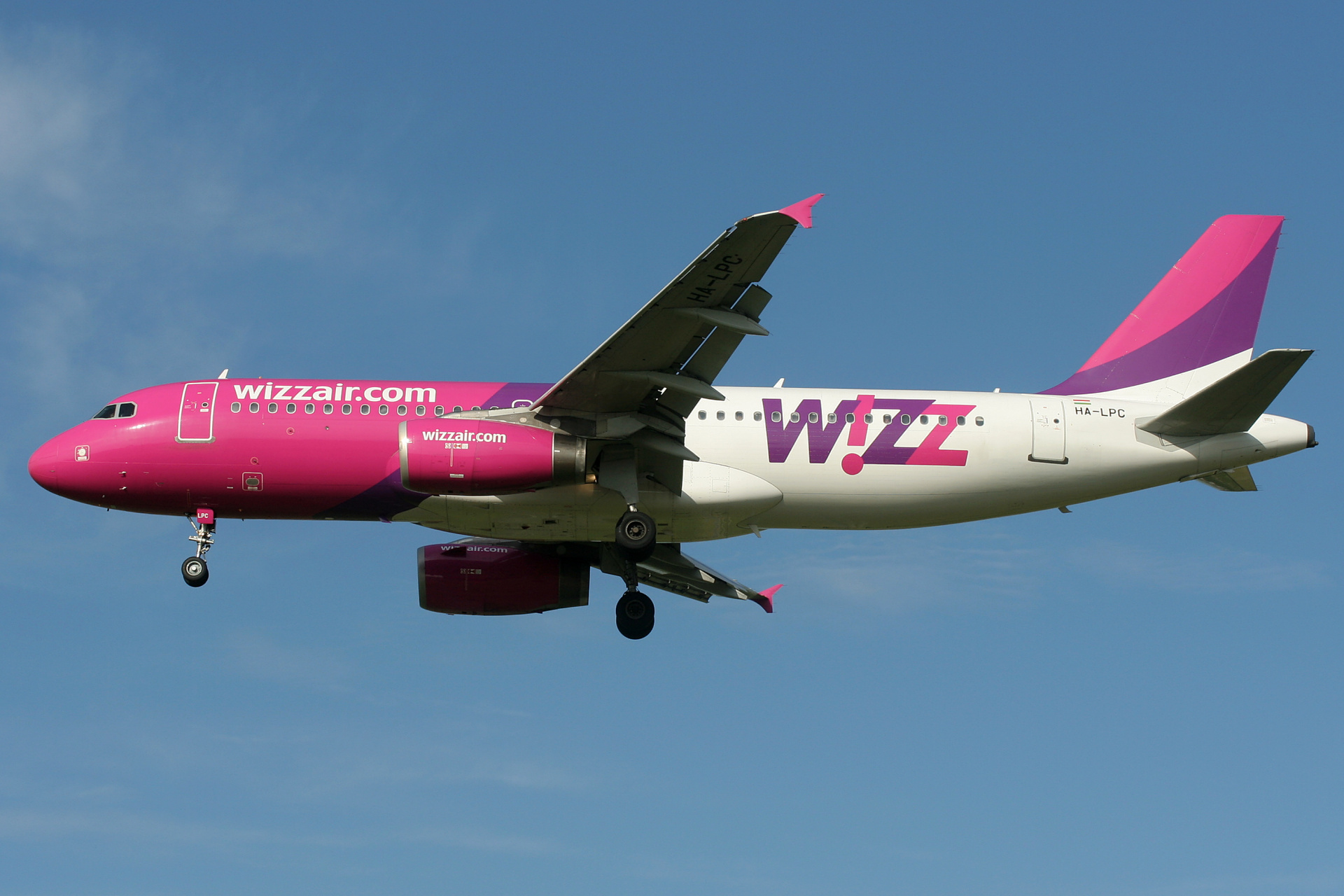 HA-LPC (Aircraft » EPWA Spotting » Airbus A320-200 » Wizz Air)