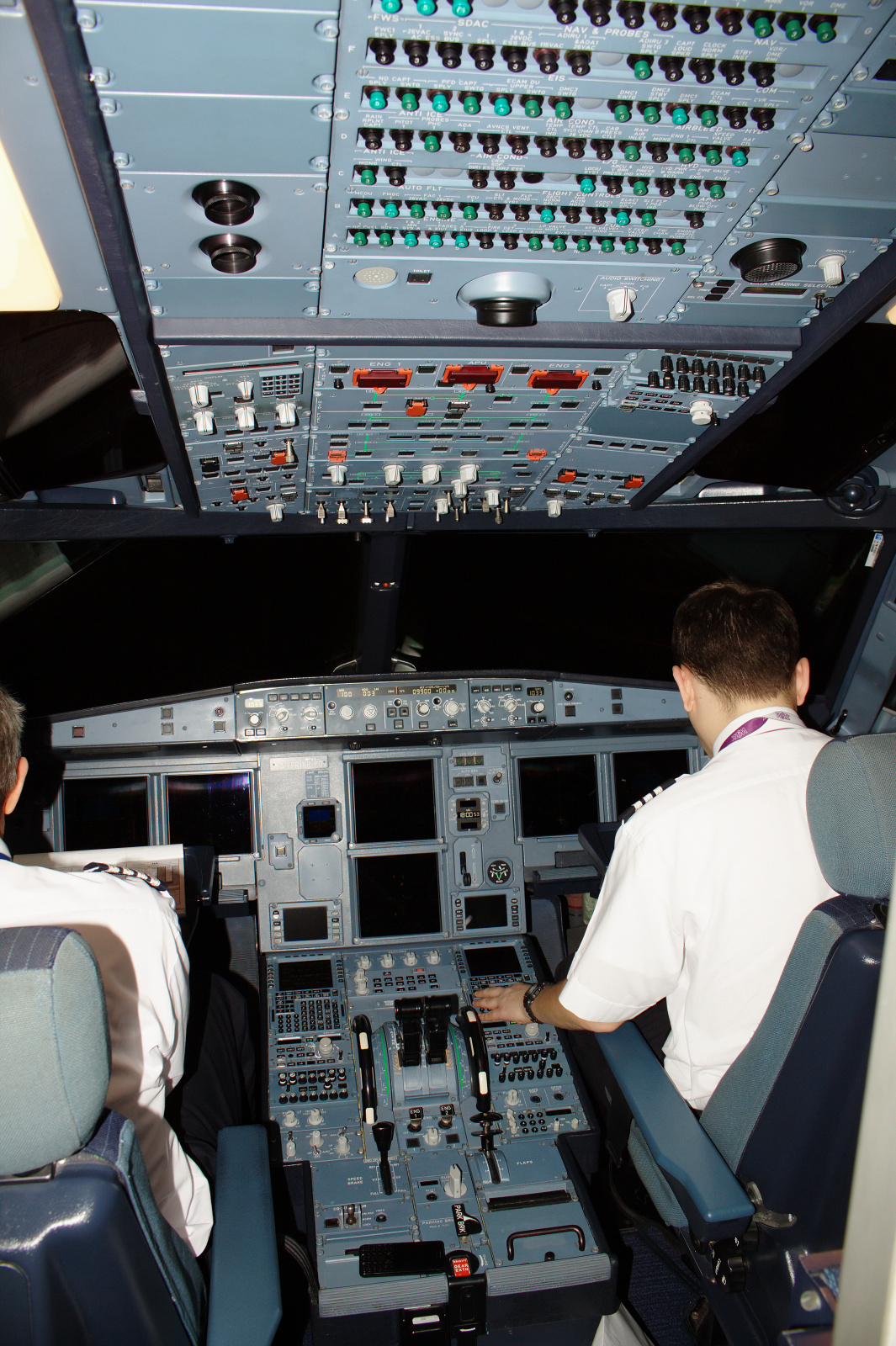 HA-LPR - cockpit (Aircraft » EPWA Spotting » Airbus A320-200 » Wizz Air)