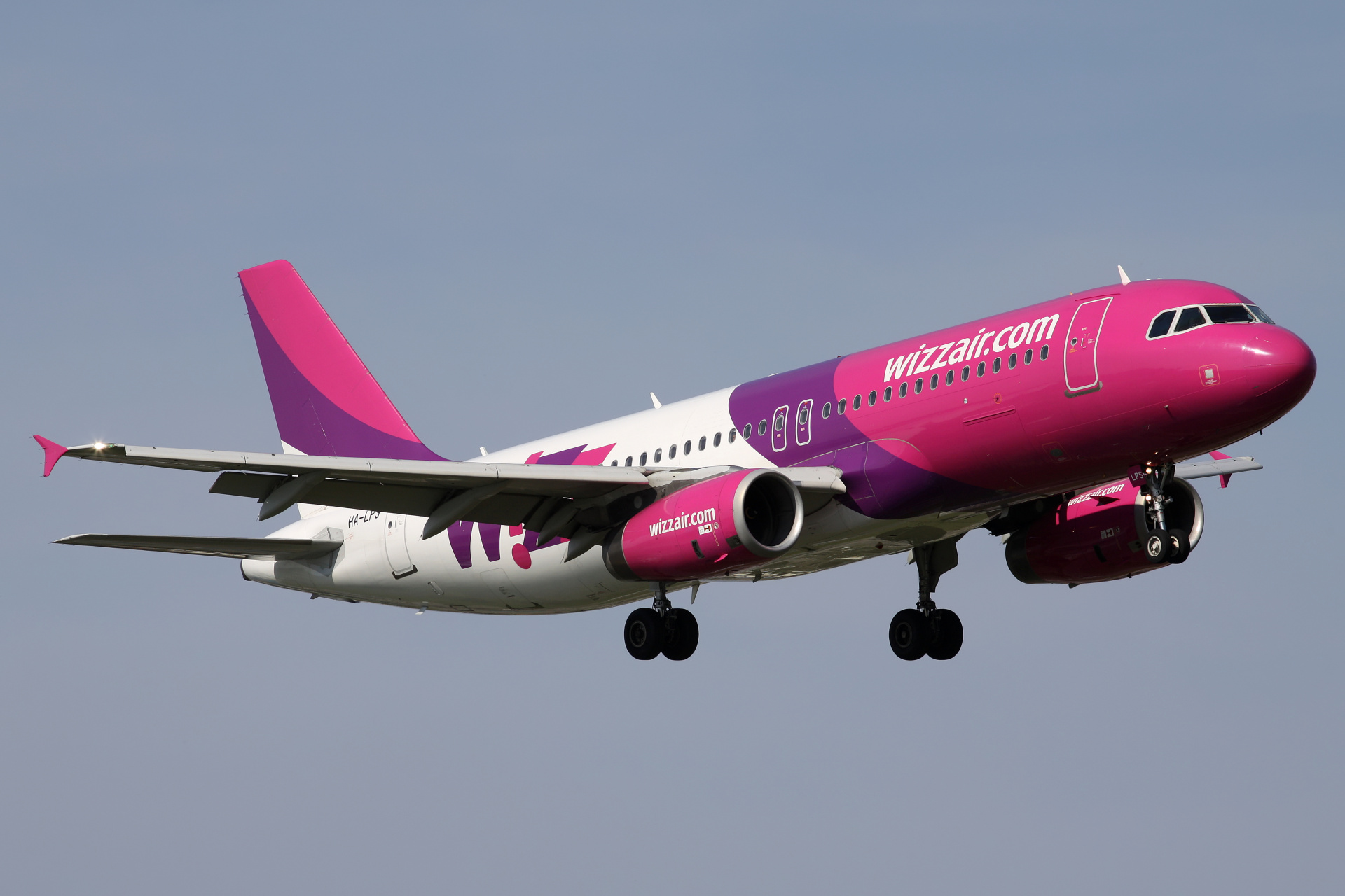 HA-LPS (Aircraft » EPWA Spotting » Airbus A320-200 » Wizz Air)