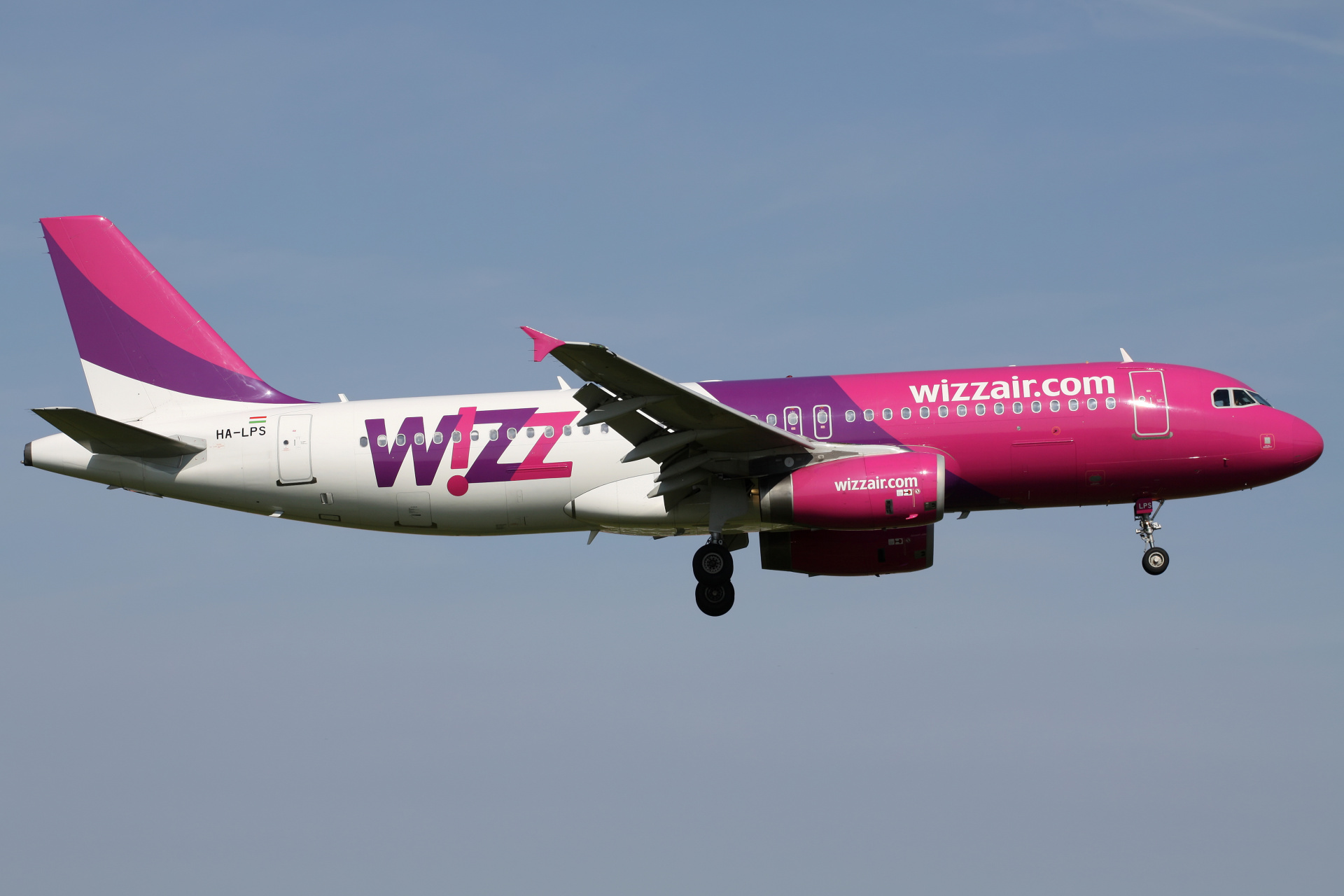 HA-LPS (Aircraft » EPWA Spotting » Airbus A320-200 » Wizz Air)